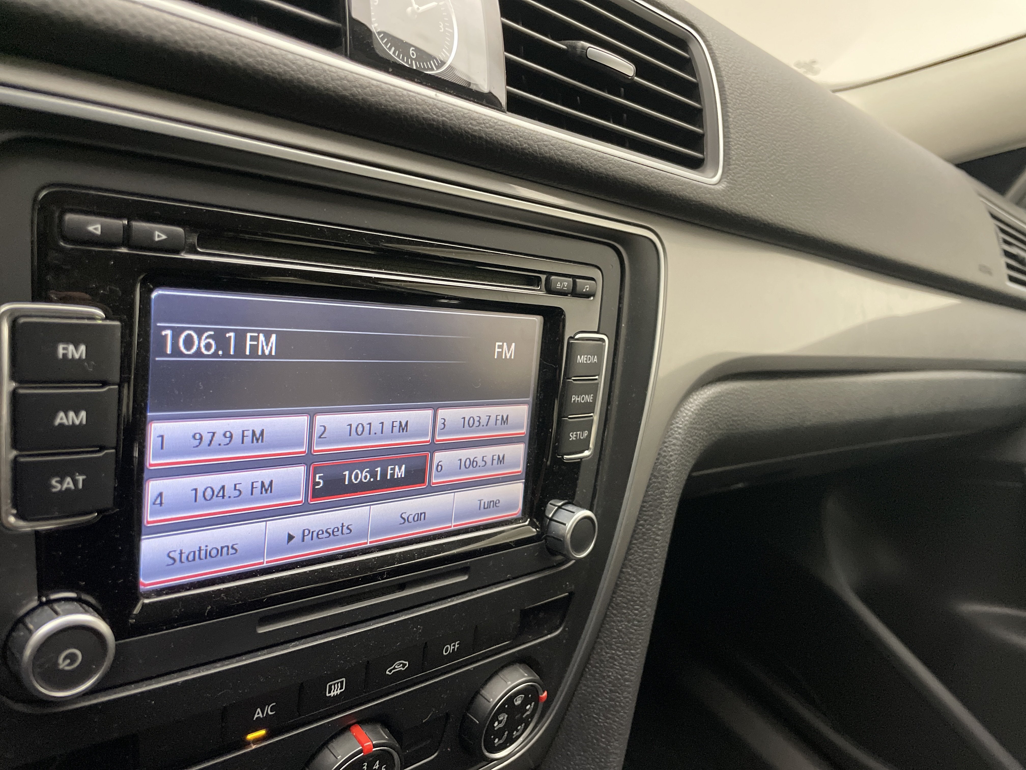 2015 Volkswagen Passat 1.8T S