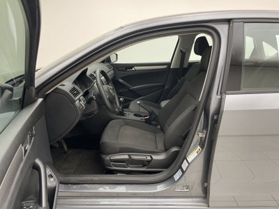 2015 Volkswagen Passat 1.8T S