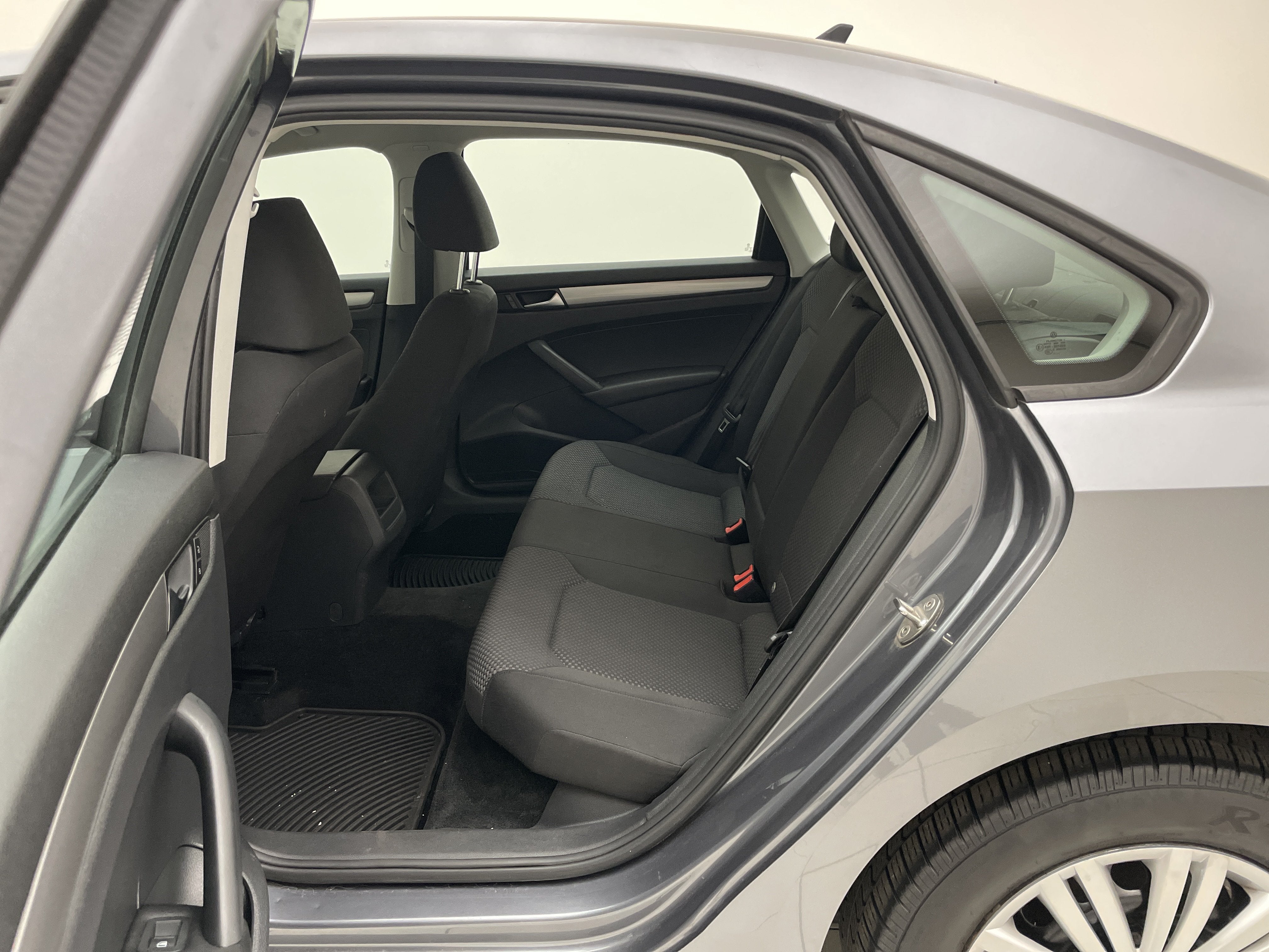 2015 Volkswagen Passat 1.8T S