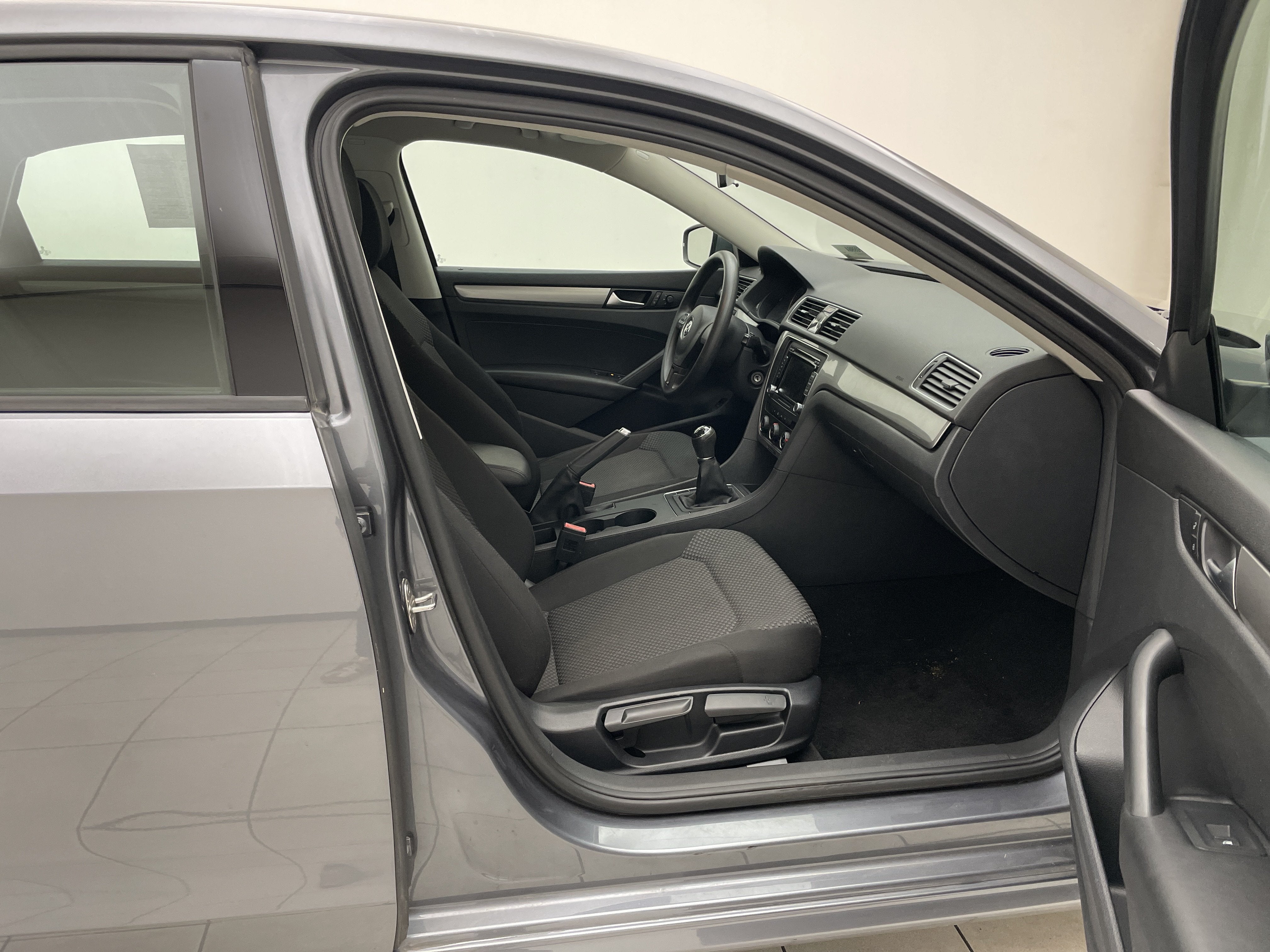 2015 Volkswagen Passat 1.8T S