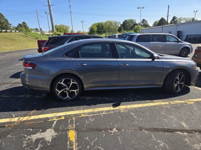 2021 Volkswagen Passat 2.0T R-Line