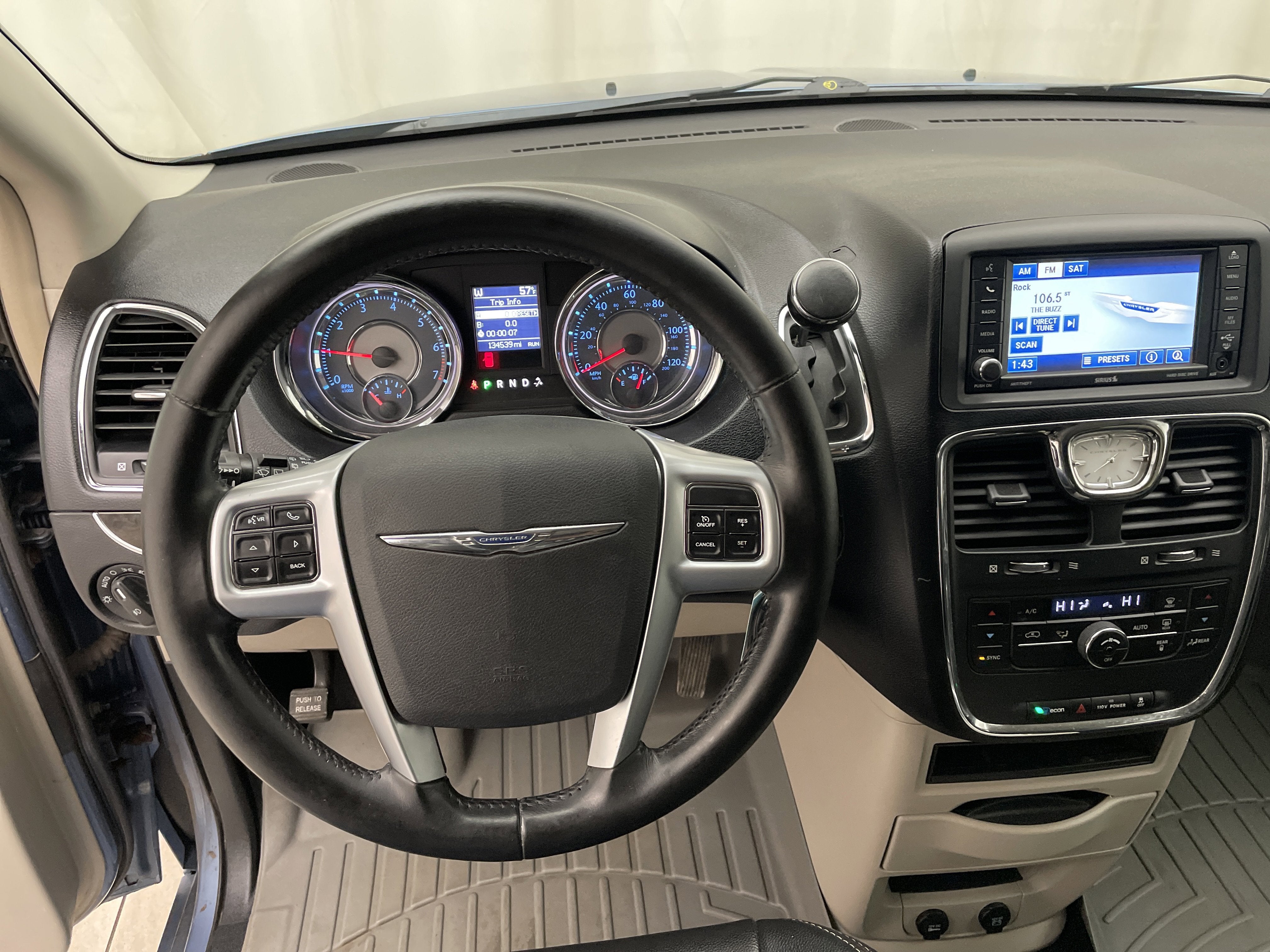 2012 Chrysler Town & Country Touring