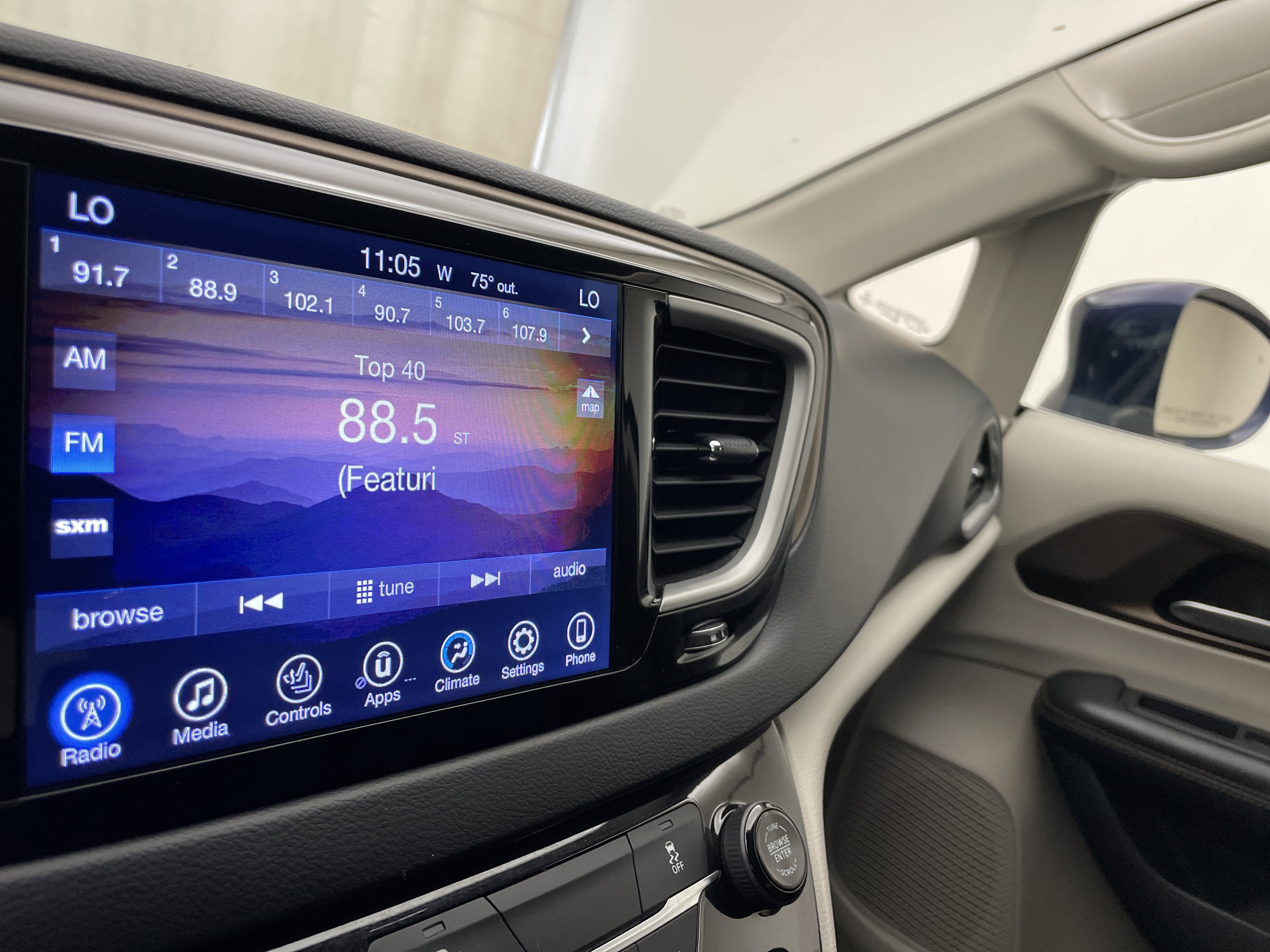 2017 Chrysler Pacifica Touring-L