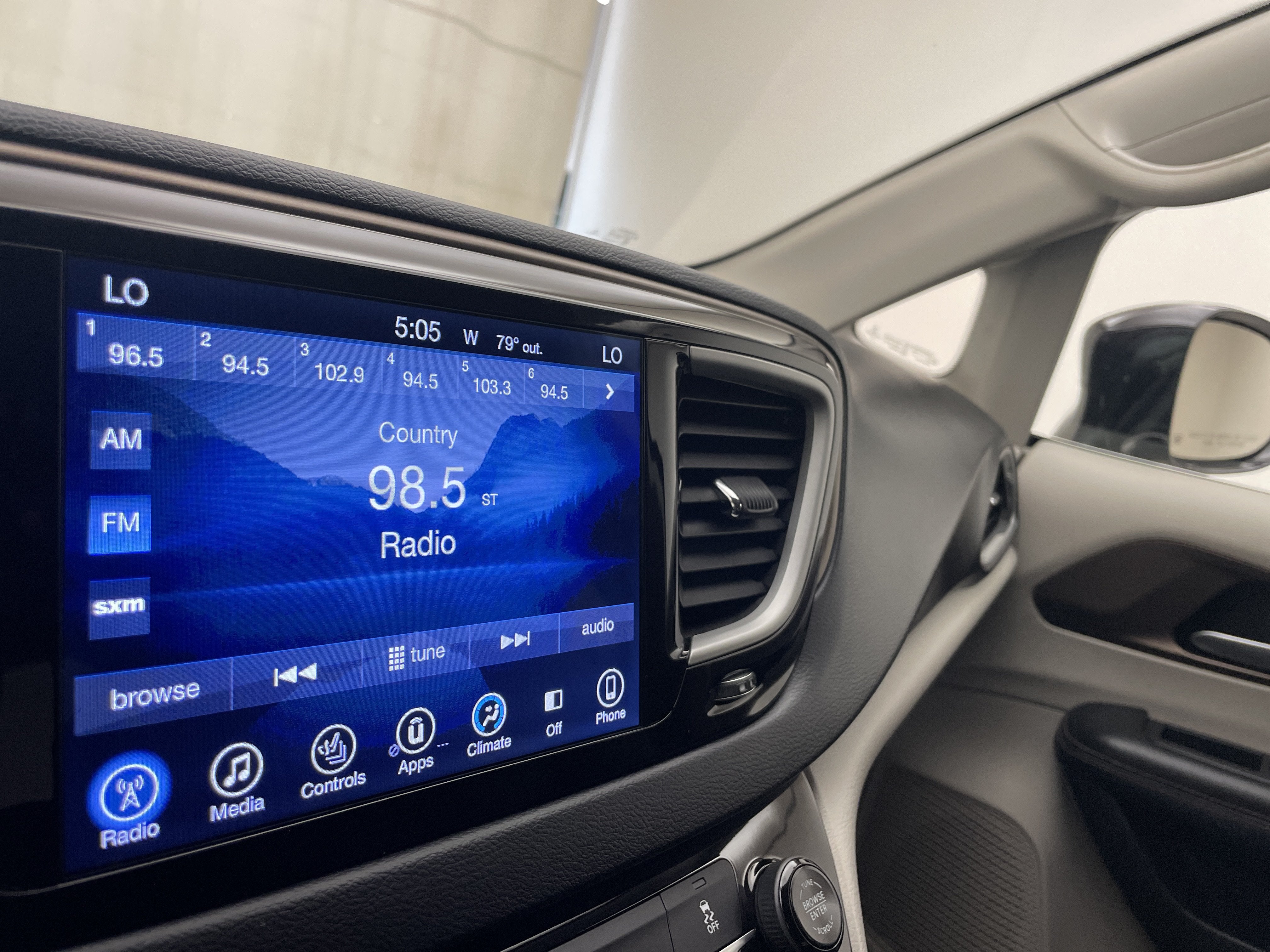 2017 Chrysler Pacifica Touring-L