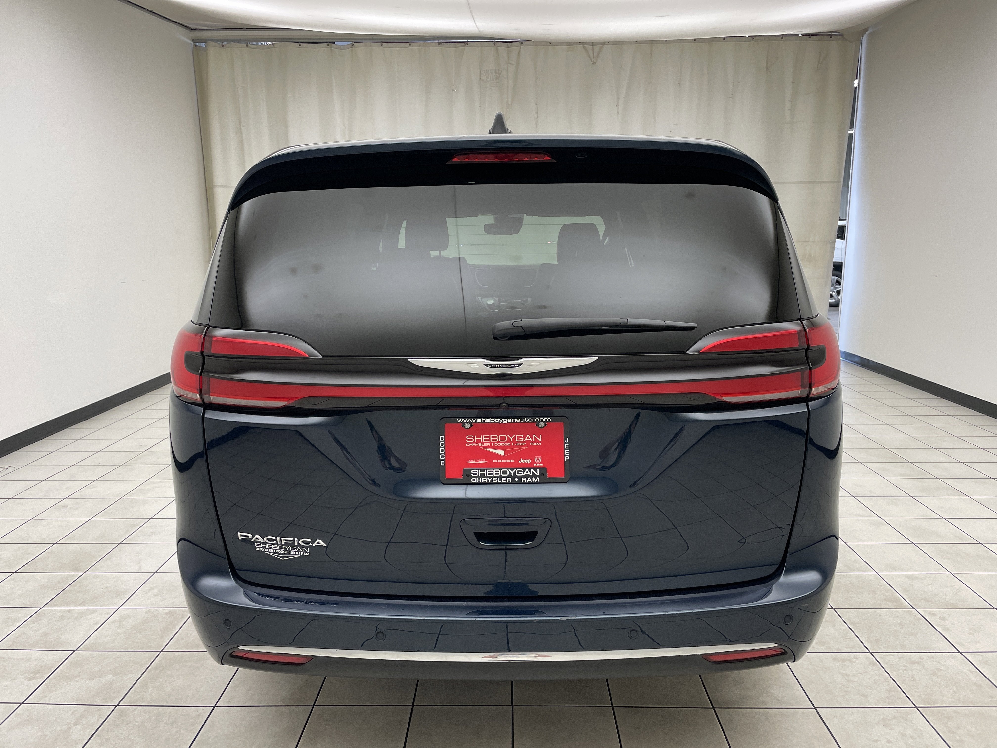 2025 Chrysler Pacifica Select