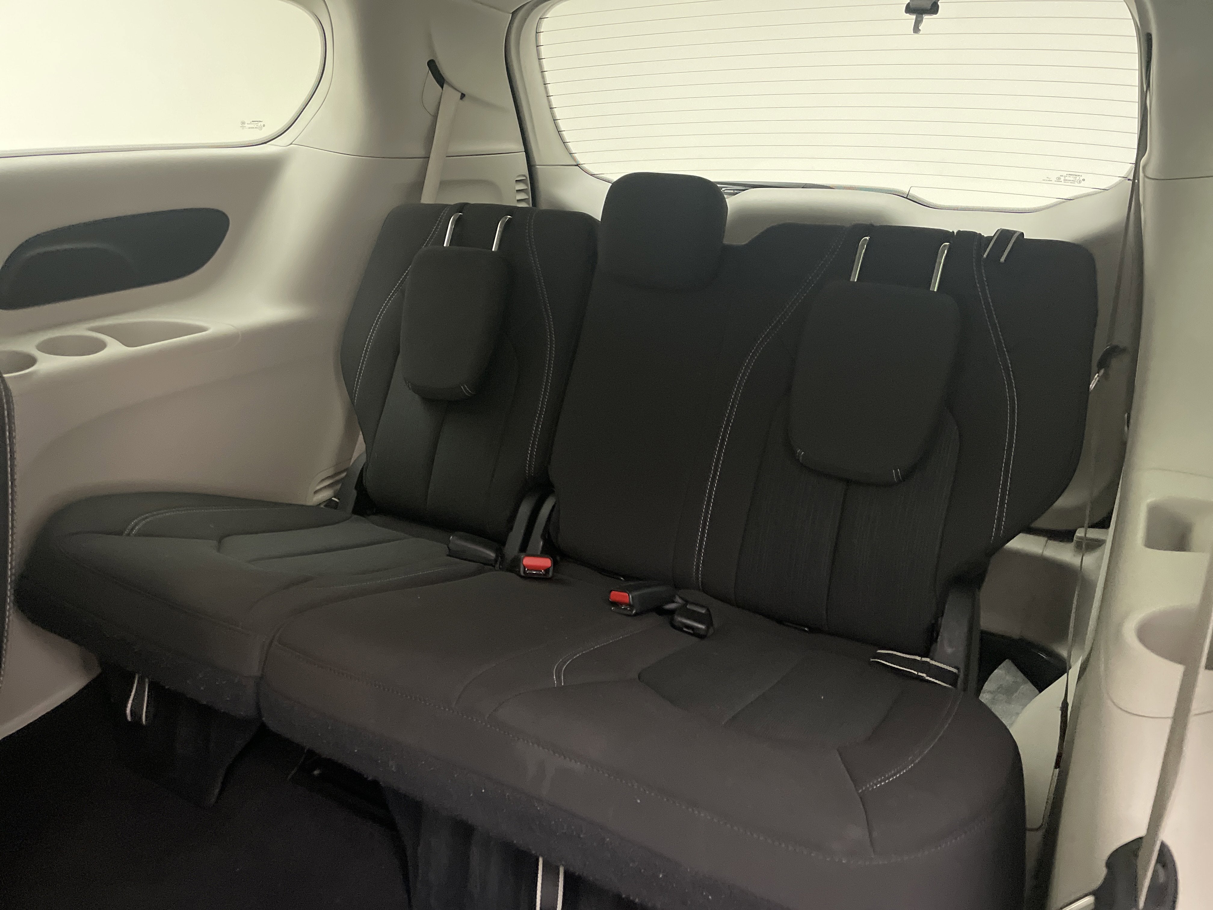 2024 Chrysler Voyager LX