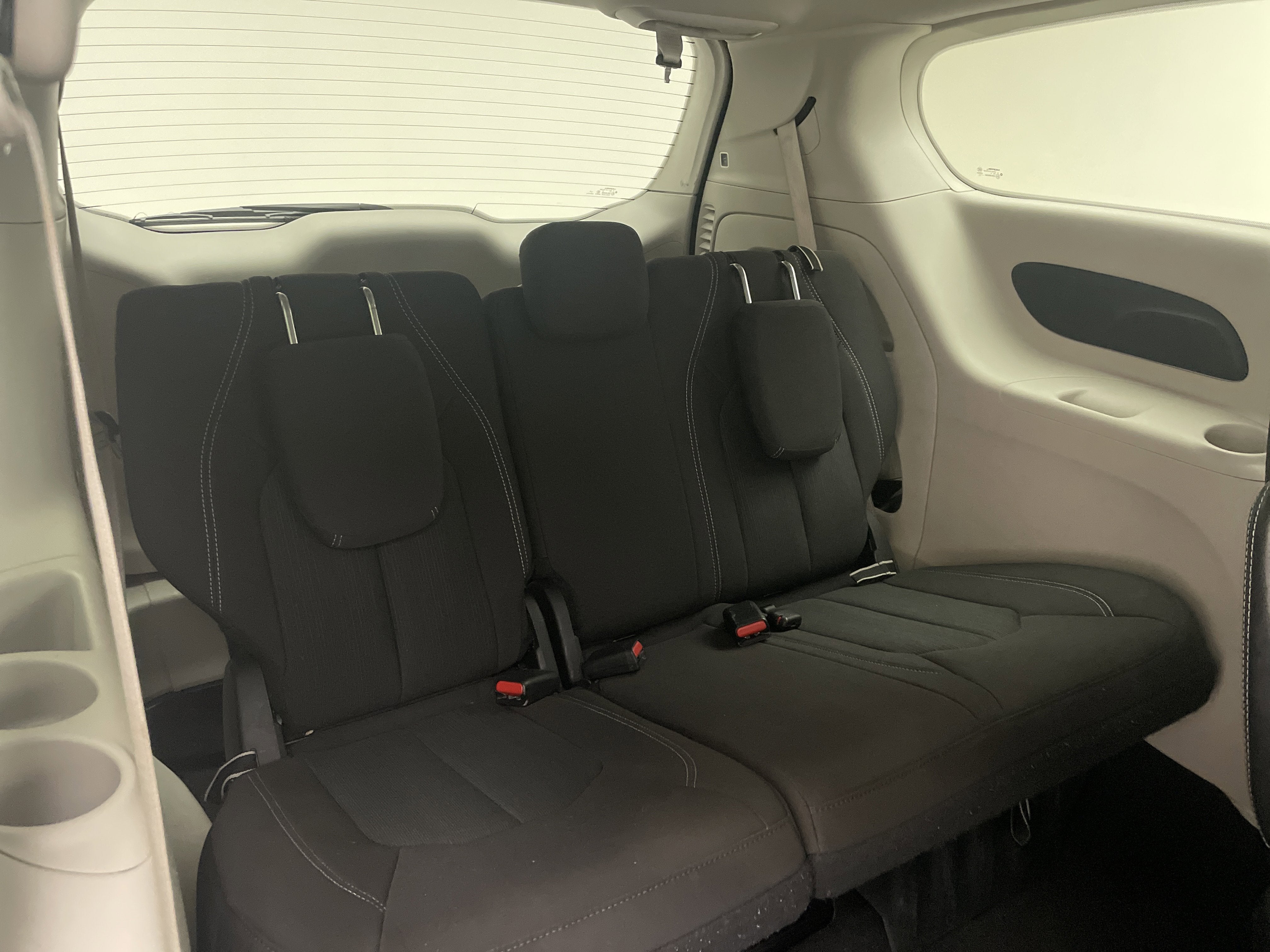 2024 Chrysler Voyager LX