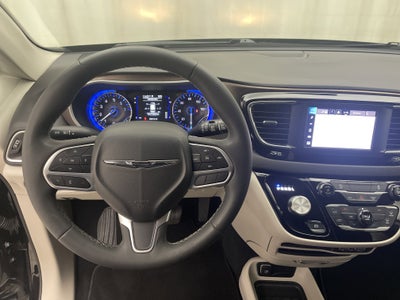 2024 Chrysler Voyager LX