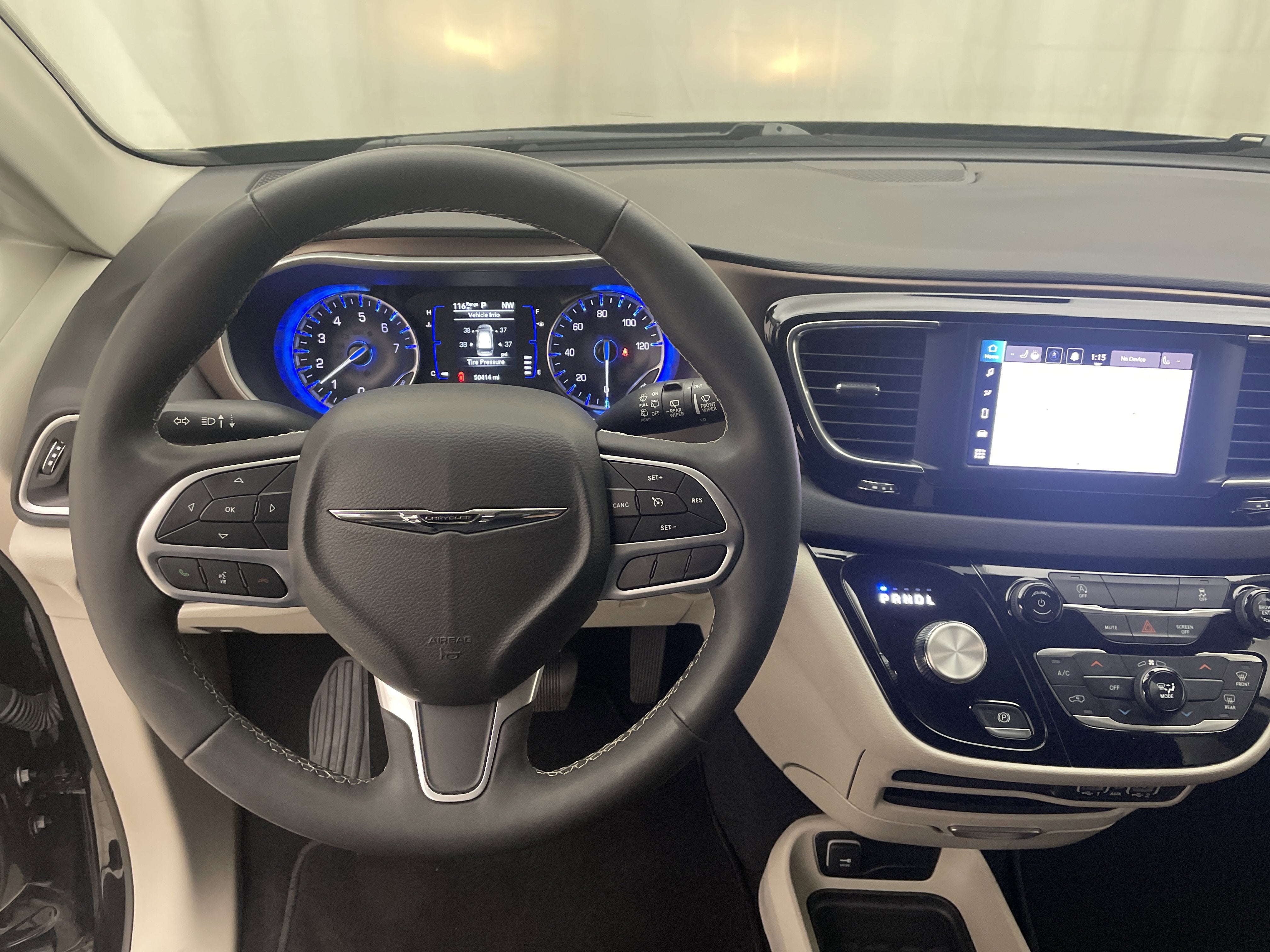 2024 Chrysler Voyager LX