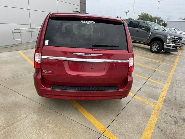 2015 Chrysler Town & Country S