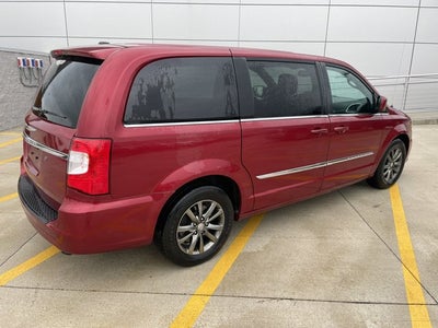 2015 Chrysler Town & Country S