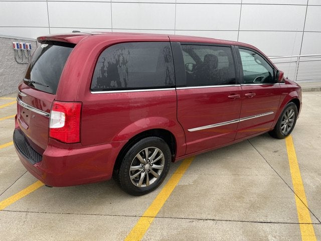 2015 Chrysler Town & Country S