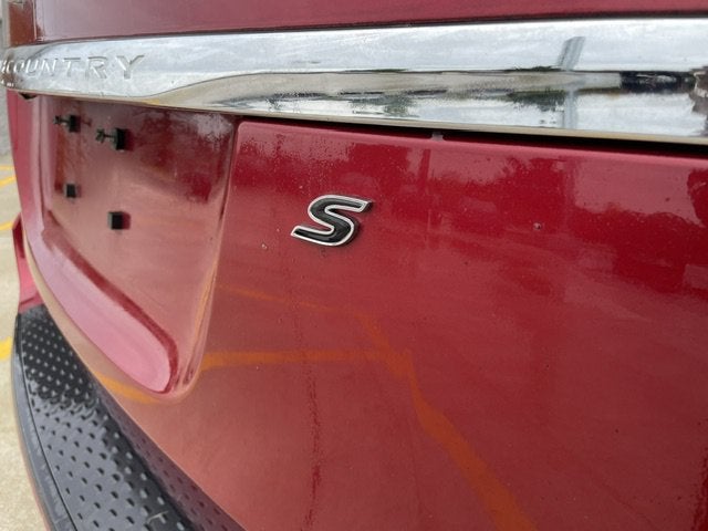 2015 Chrysler Town & Country S