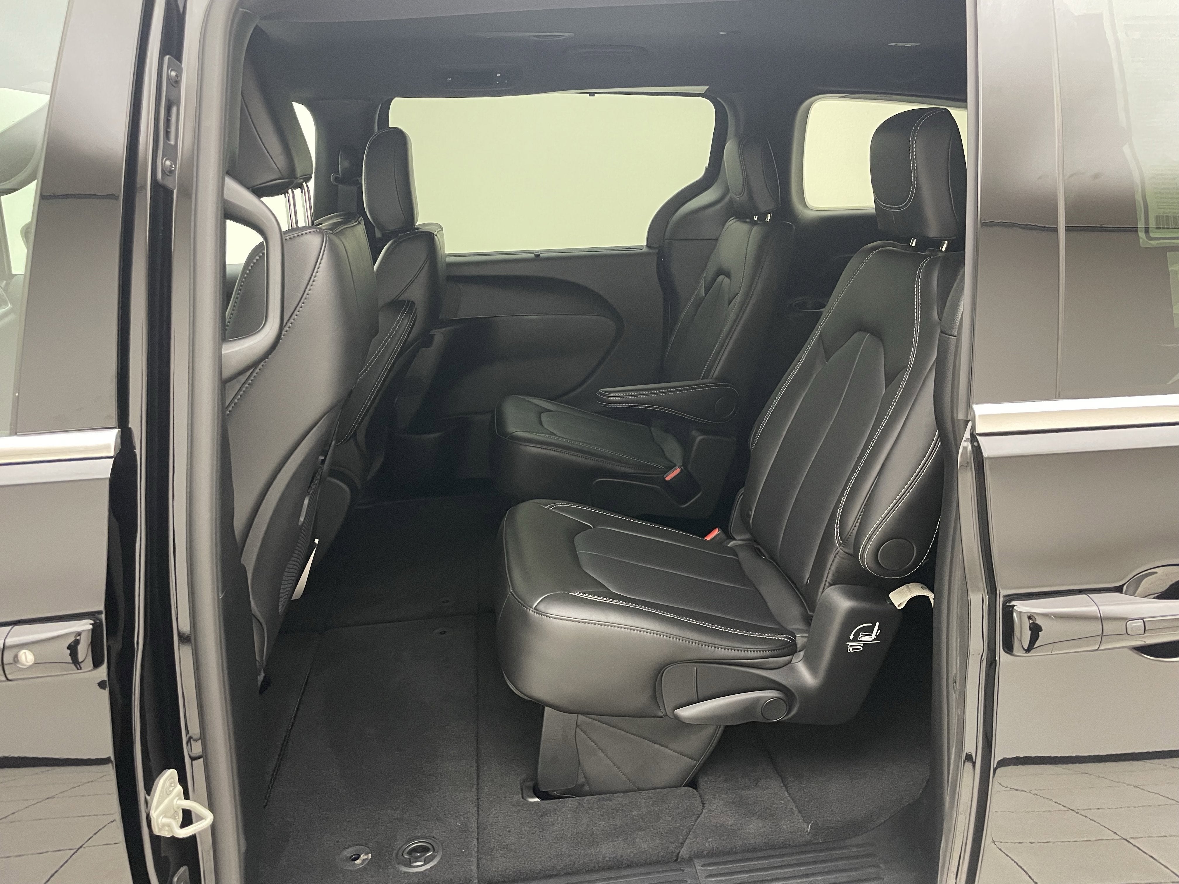 2026 Chrysler Pacifica Select AWD