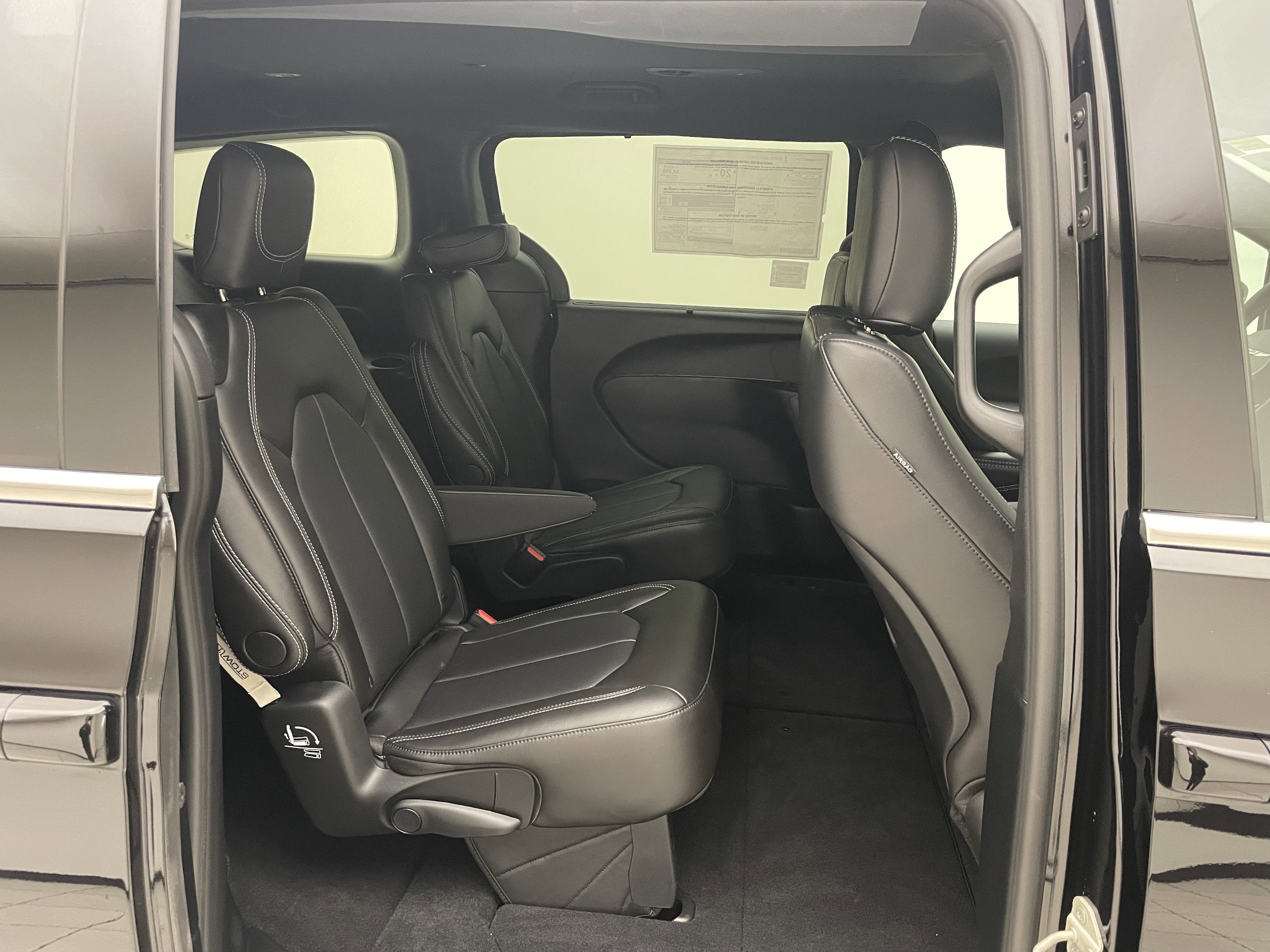 2026 Chrysler Pacifica Select AWD