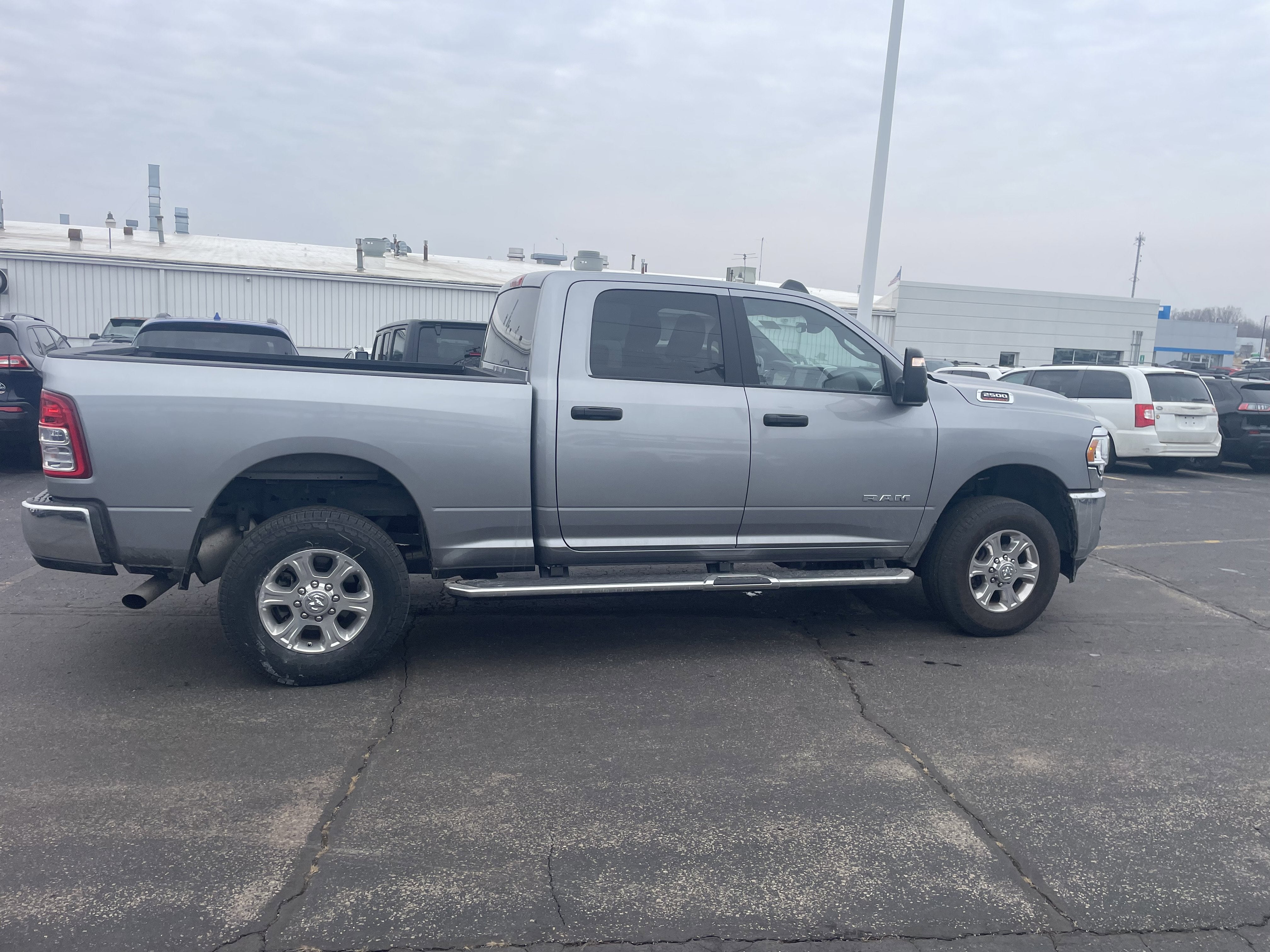 2024 RAM 2500 Big Horn Crew Cab 4x4 6'4' Box