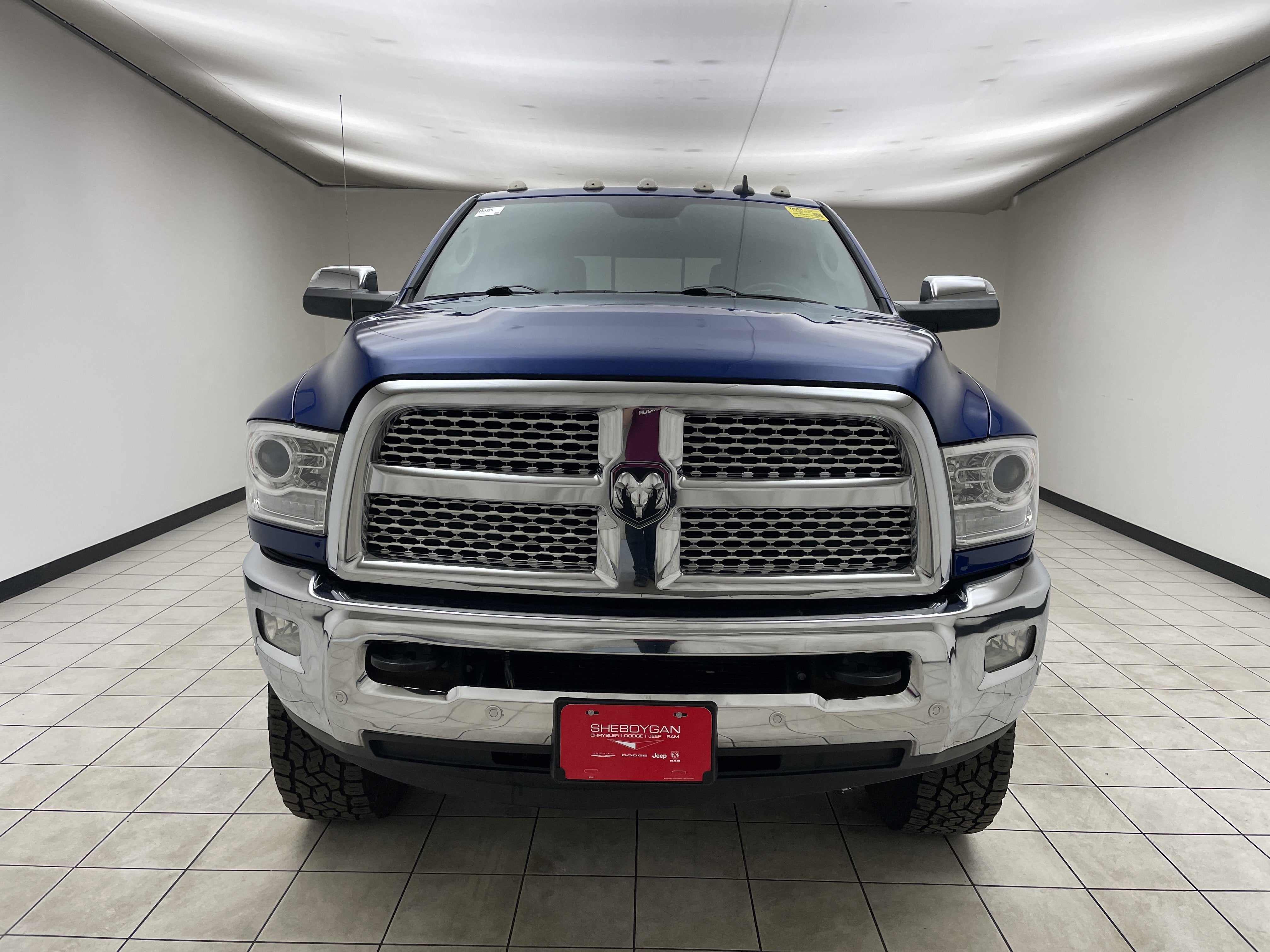 2017 RAM 2500 Laramie Crew Cab 4x4 6'4' Box