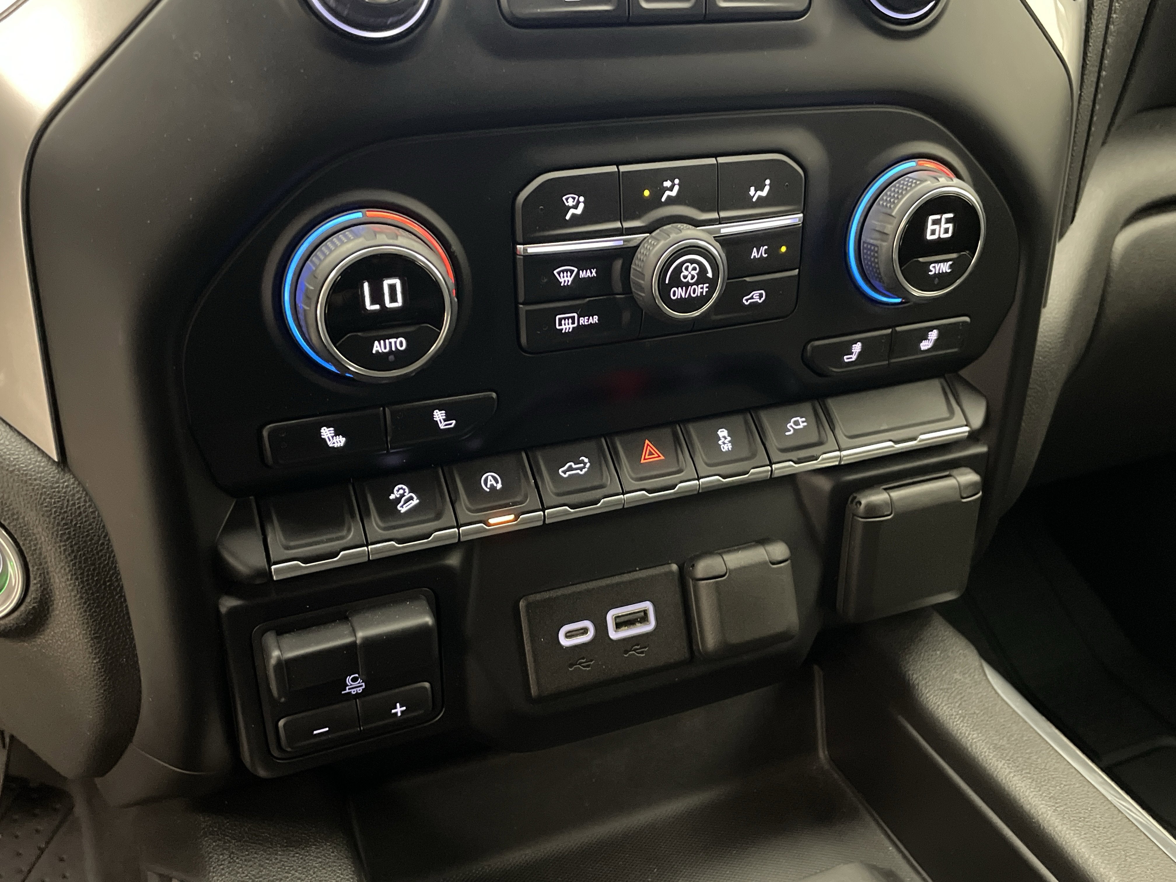 2020 Chevrolet Silverado 1500 4WD Crew Cab Short Bed RST
