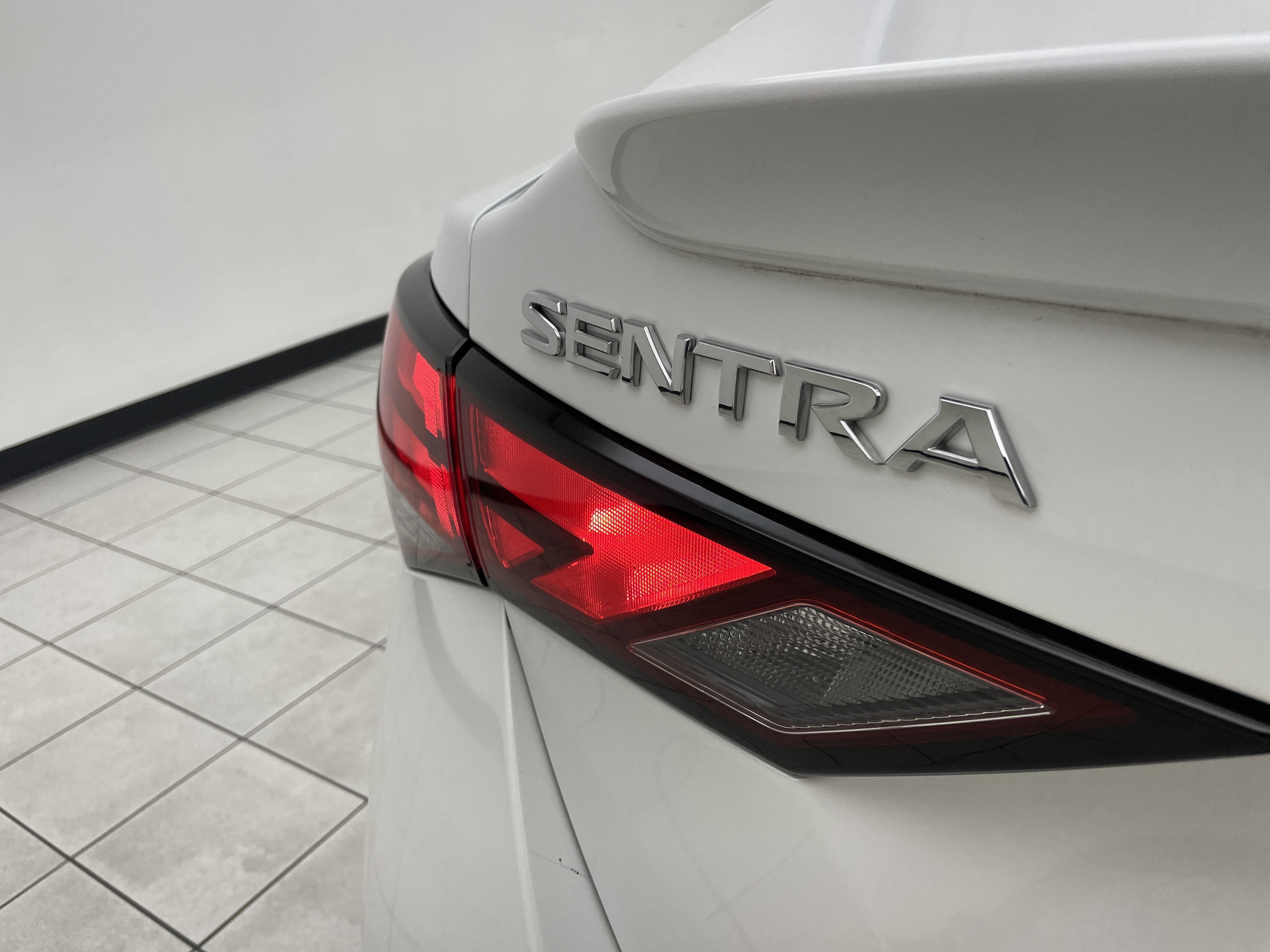 2022 Nissan Sentra SR Xtronic CVT
