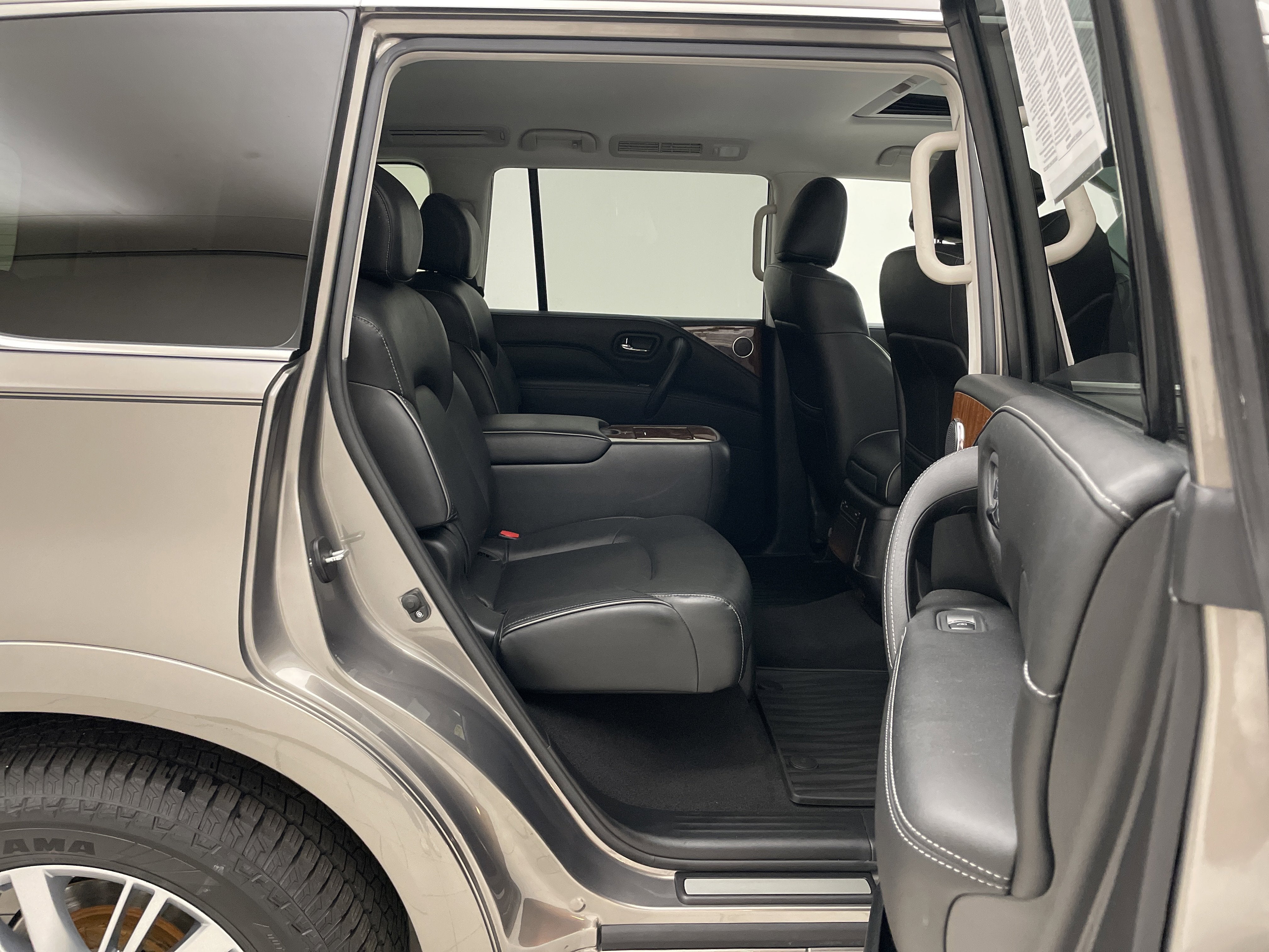 2019 INFINITI QX80 LUXE