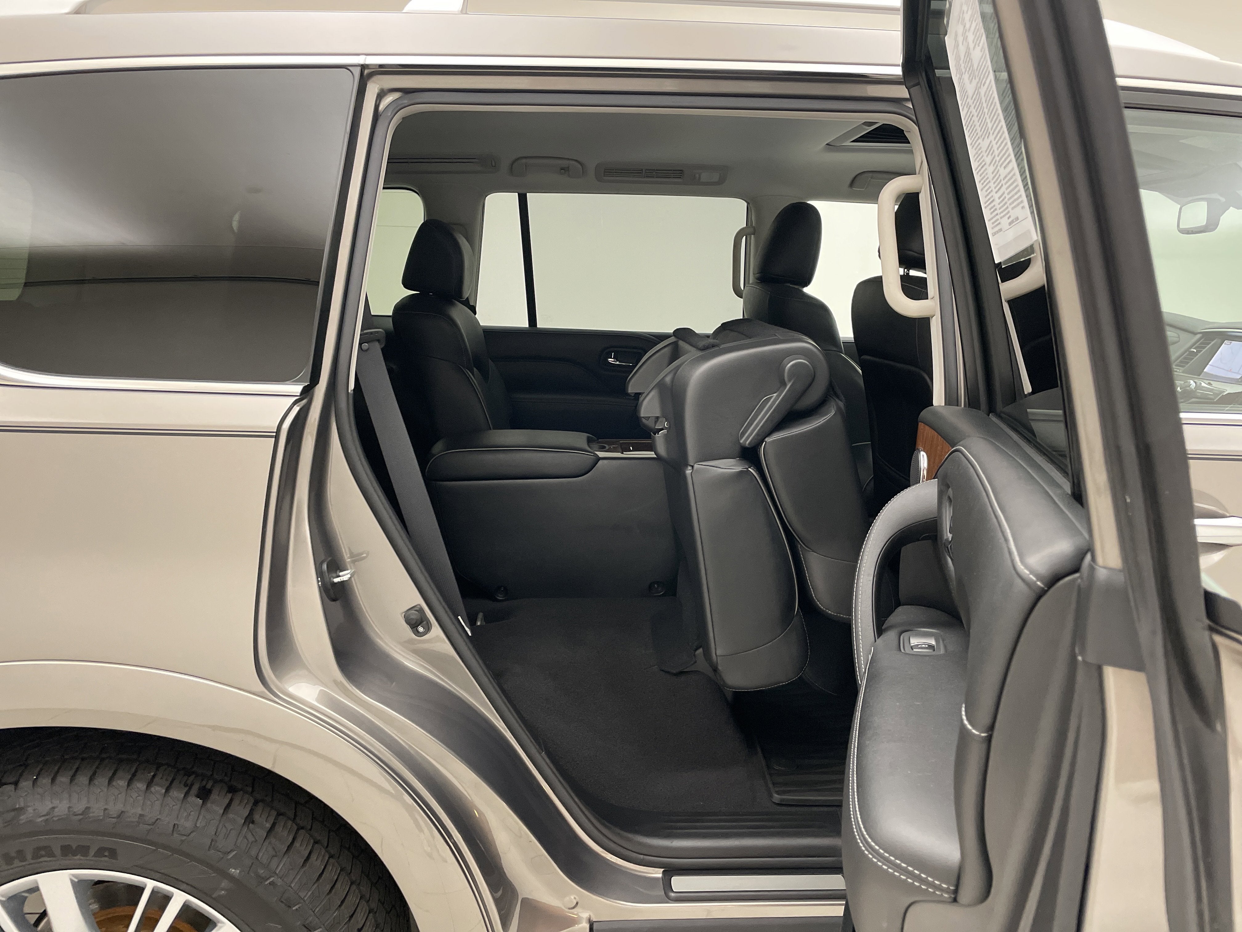 2019 INFINITI QX80 LUXE