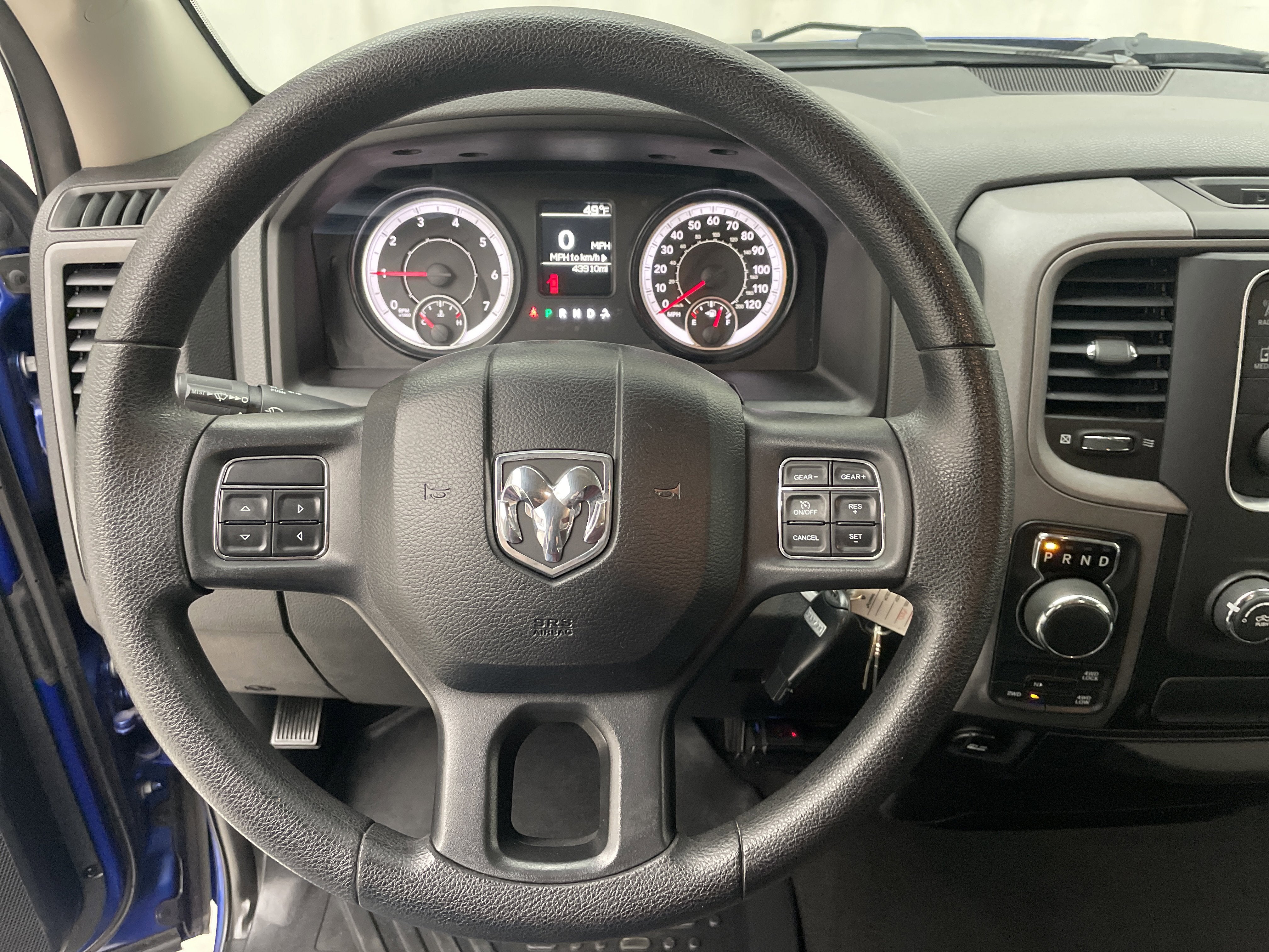 2017 RAM 1500 Express Quad Cab 4x4 6'4" Box