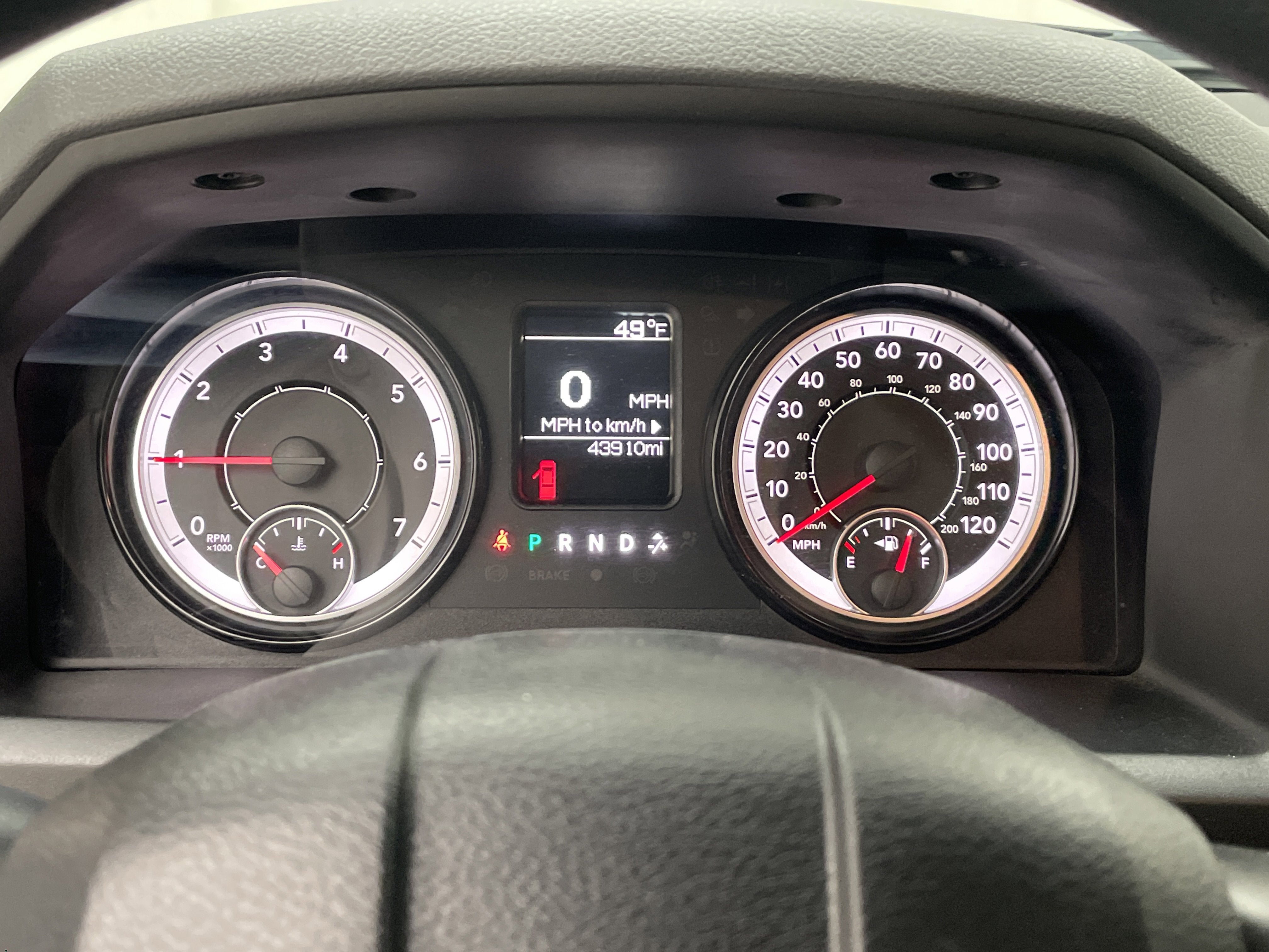 2017 RAM 1500 Express Quad Cab 4x4 6'4" Box