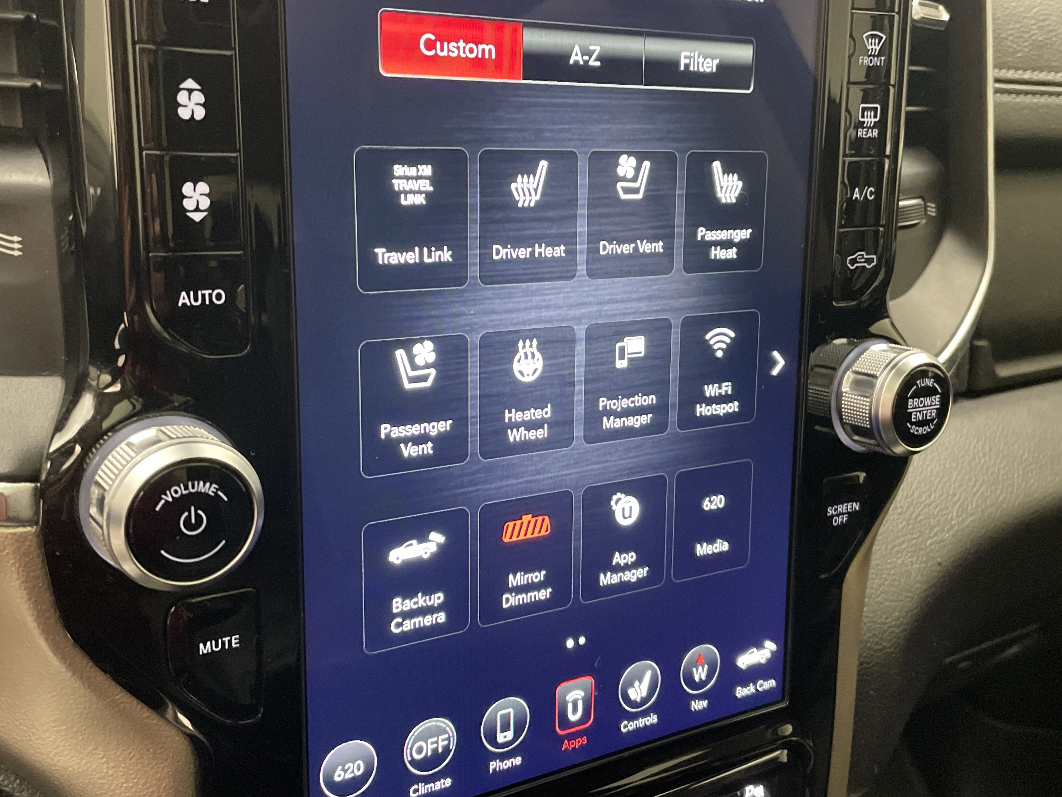 2019 RAM 1500 Laramie Crew Cab 4x4 5'7" Box