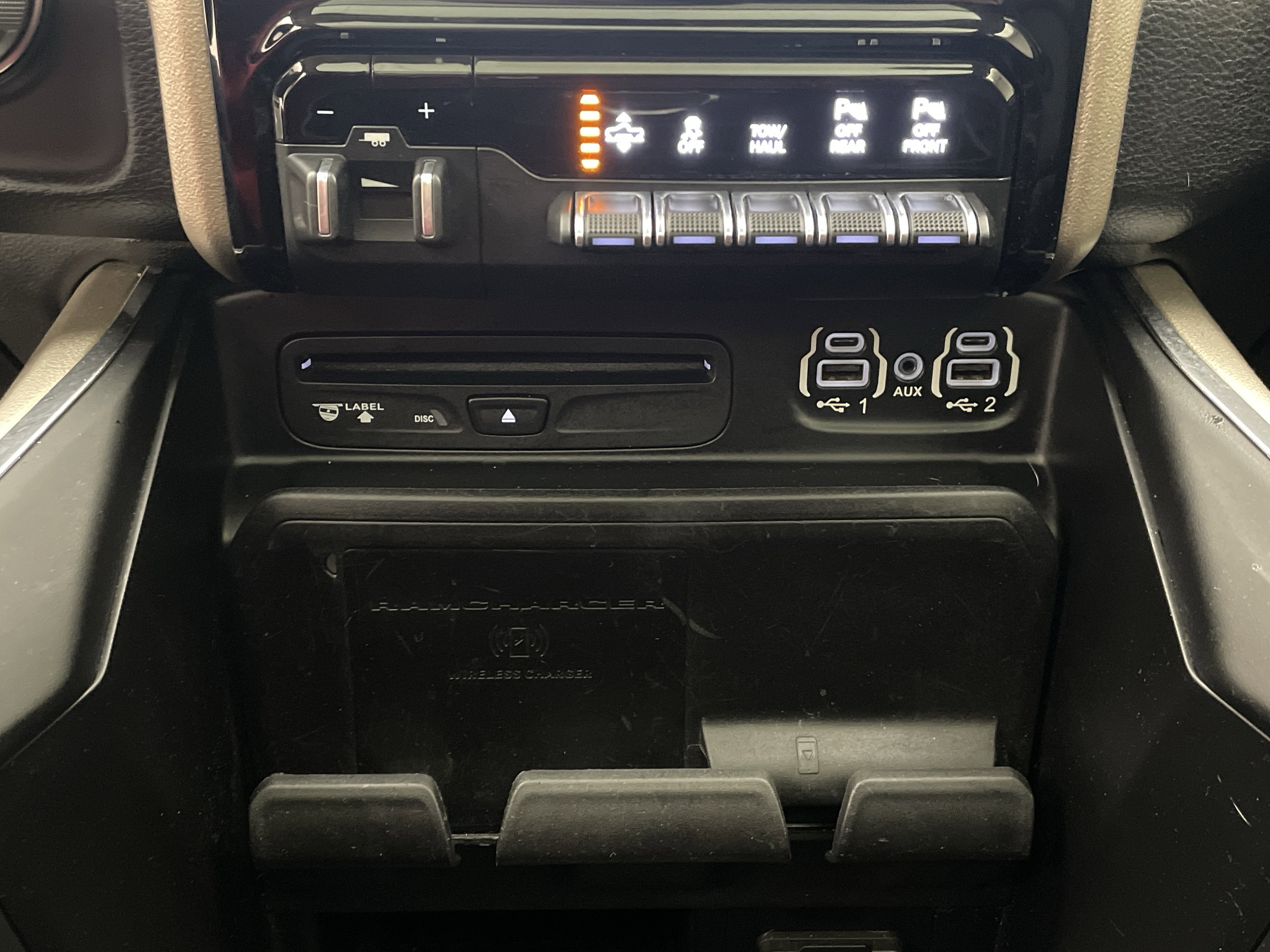 2019 RAM 1500 Laramie Crew Cab 4x4 5'7" Box