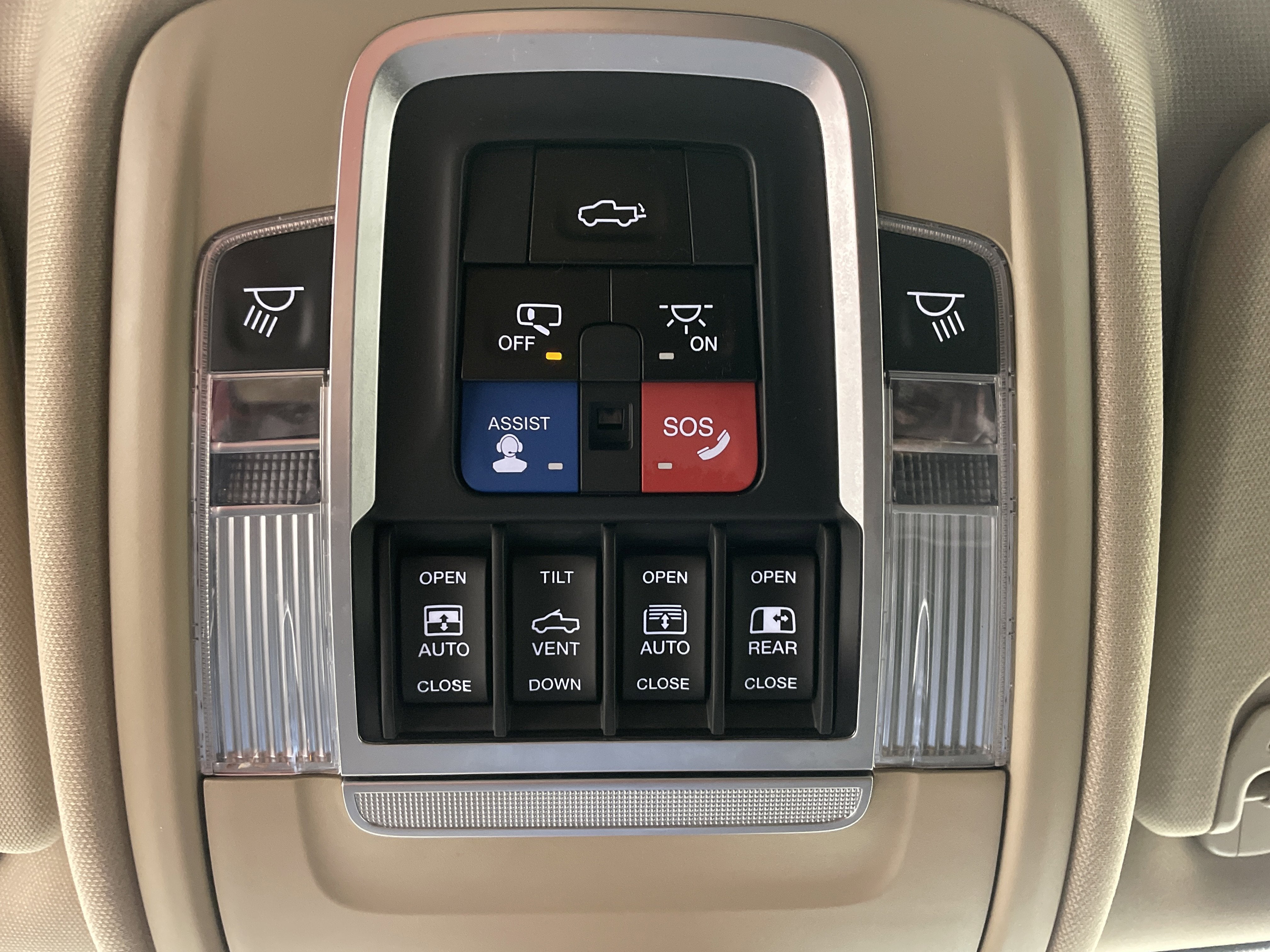 2019 RAM 1500 Laramie Crew Cab 4x4 5'7" Box