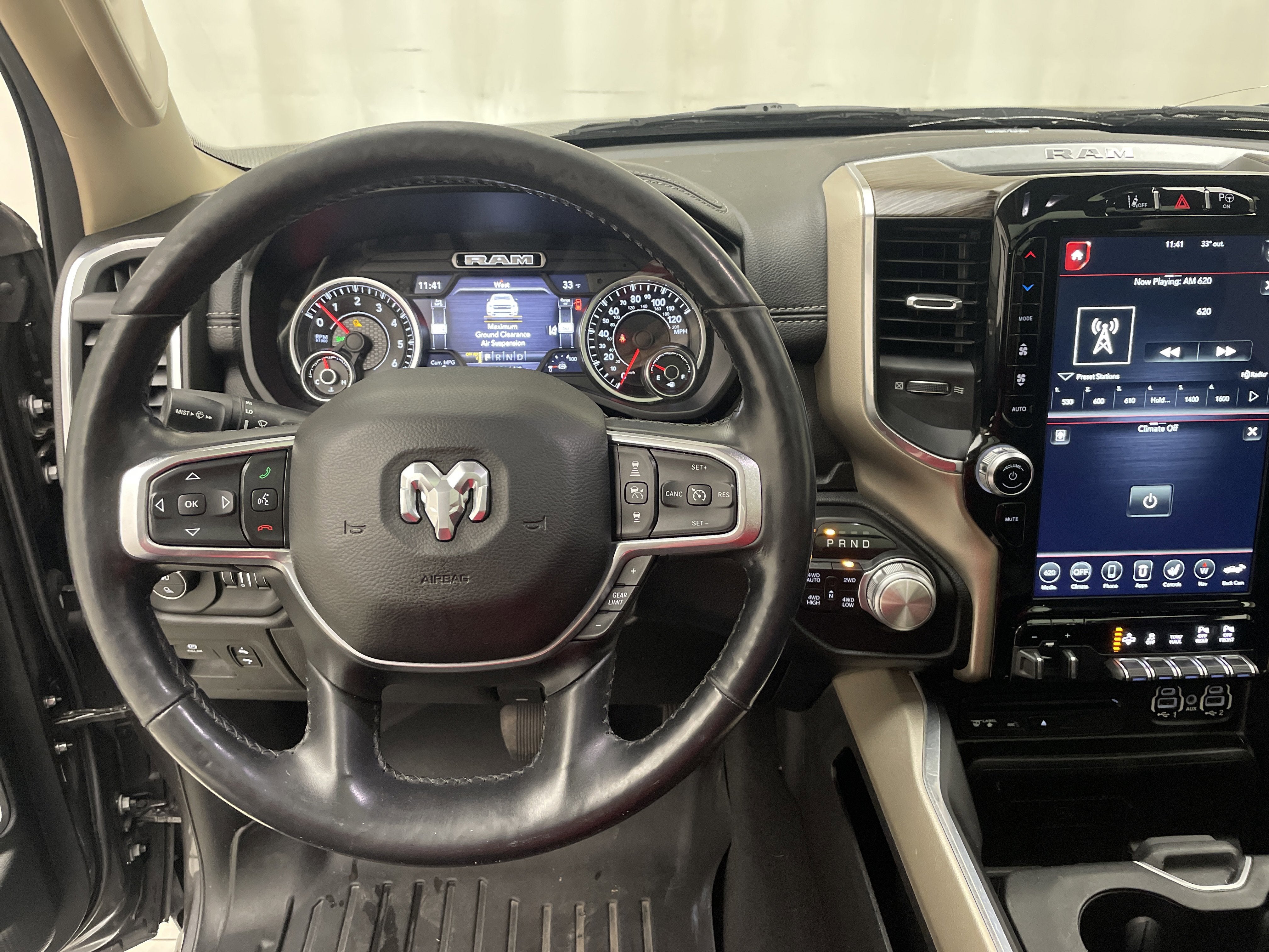 2019 RAM 1500 Laramie Crew Cab 4x4 5'7" Box