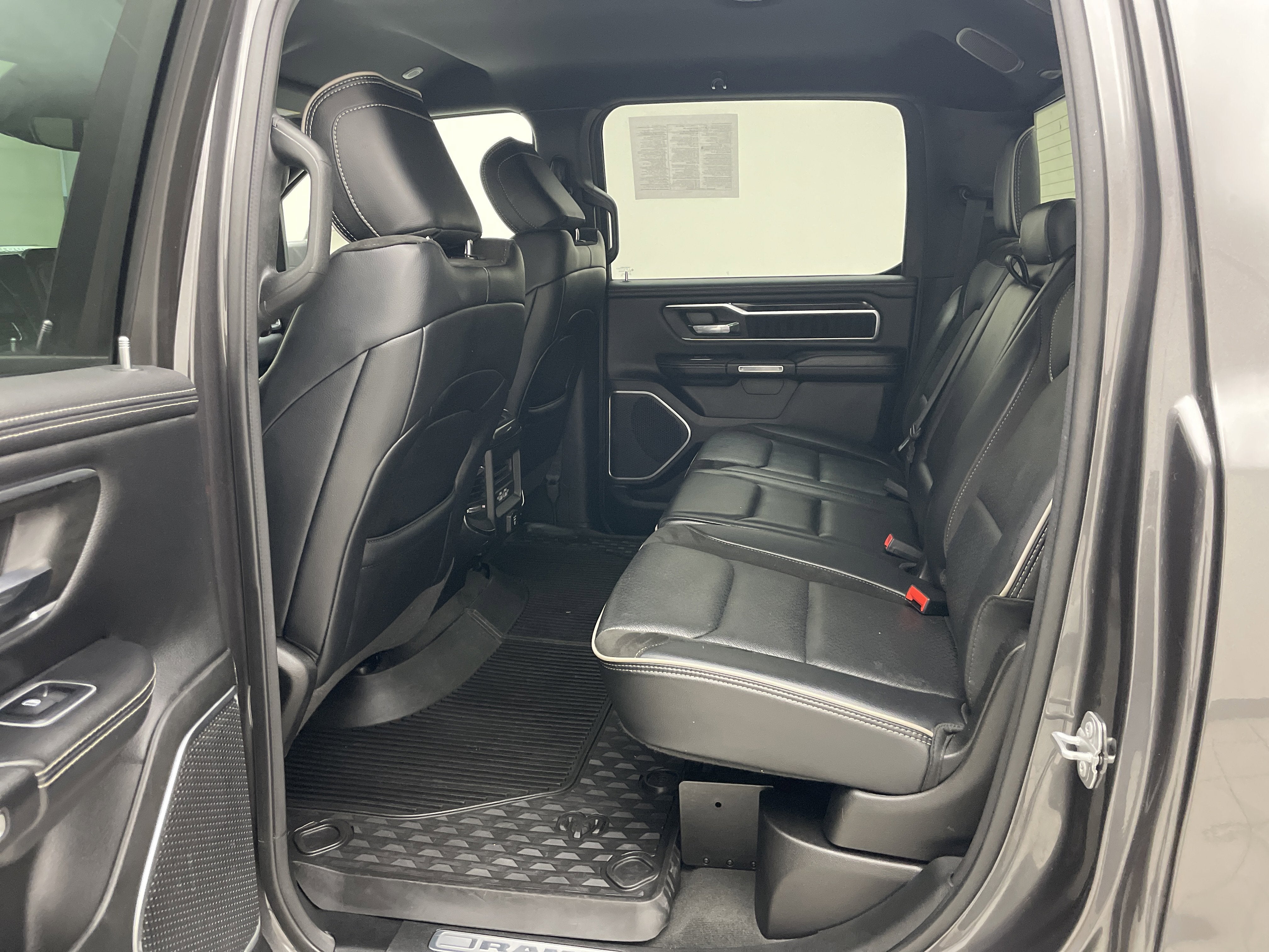 2022 RAM 1500 Laramie Crew Cab 4x4 6'4" Box