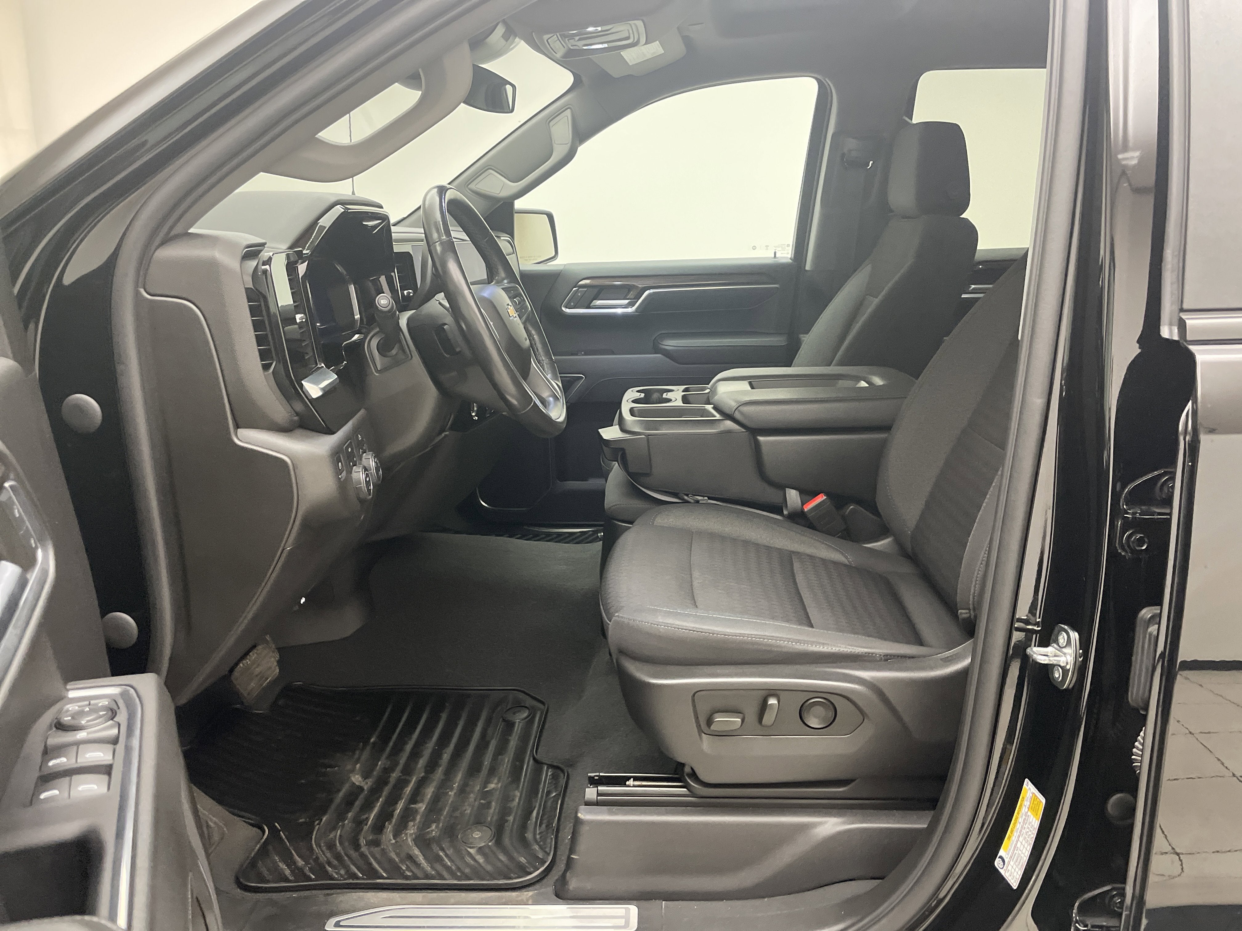 2022 Chevrolet Silverado 1500 LT (2FL)