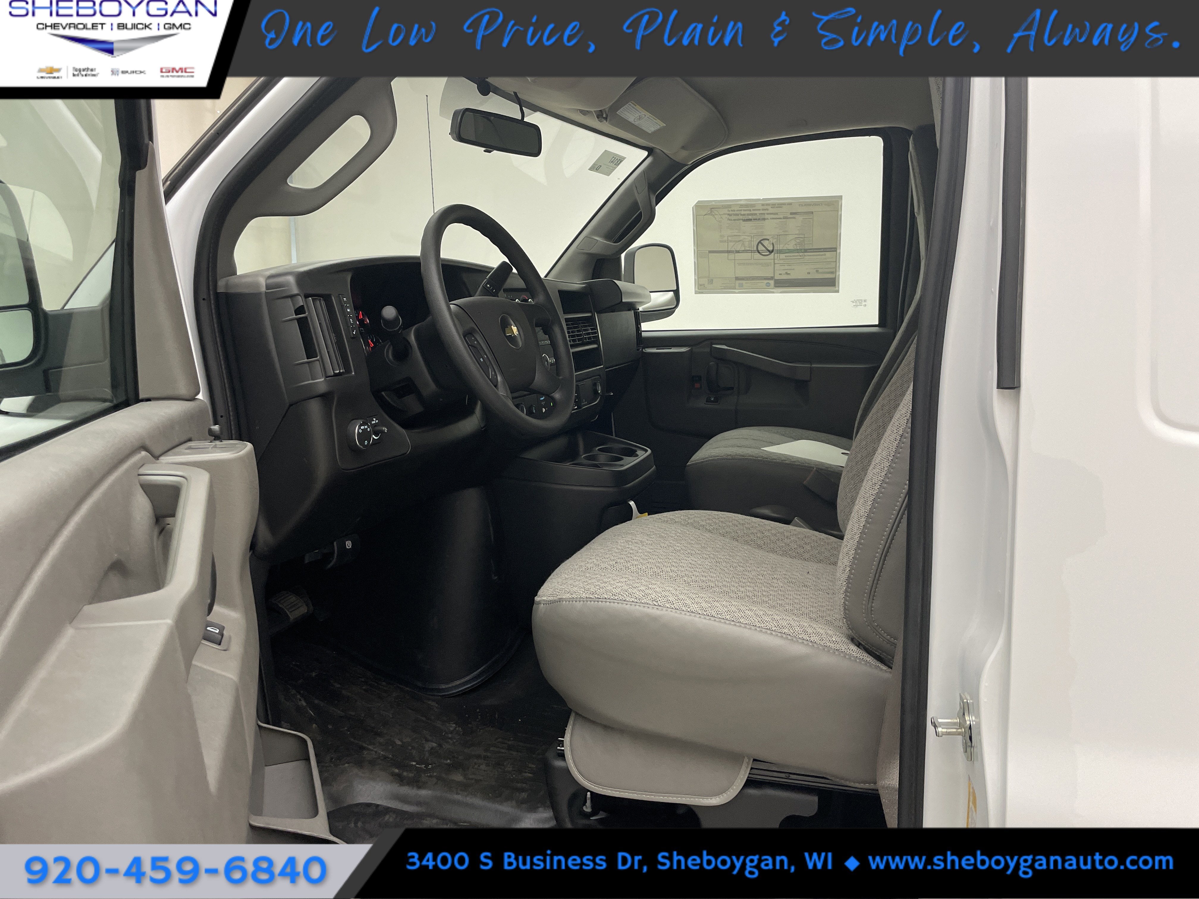 2025 Chevrolet Express Cargo WT