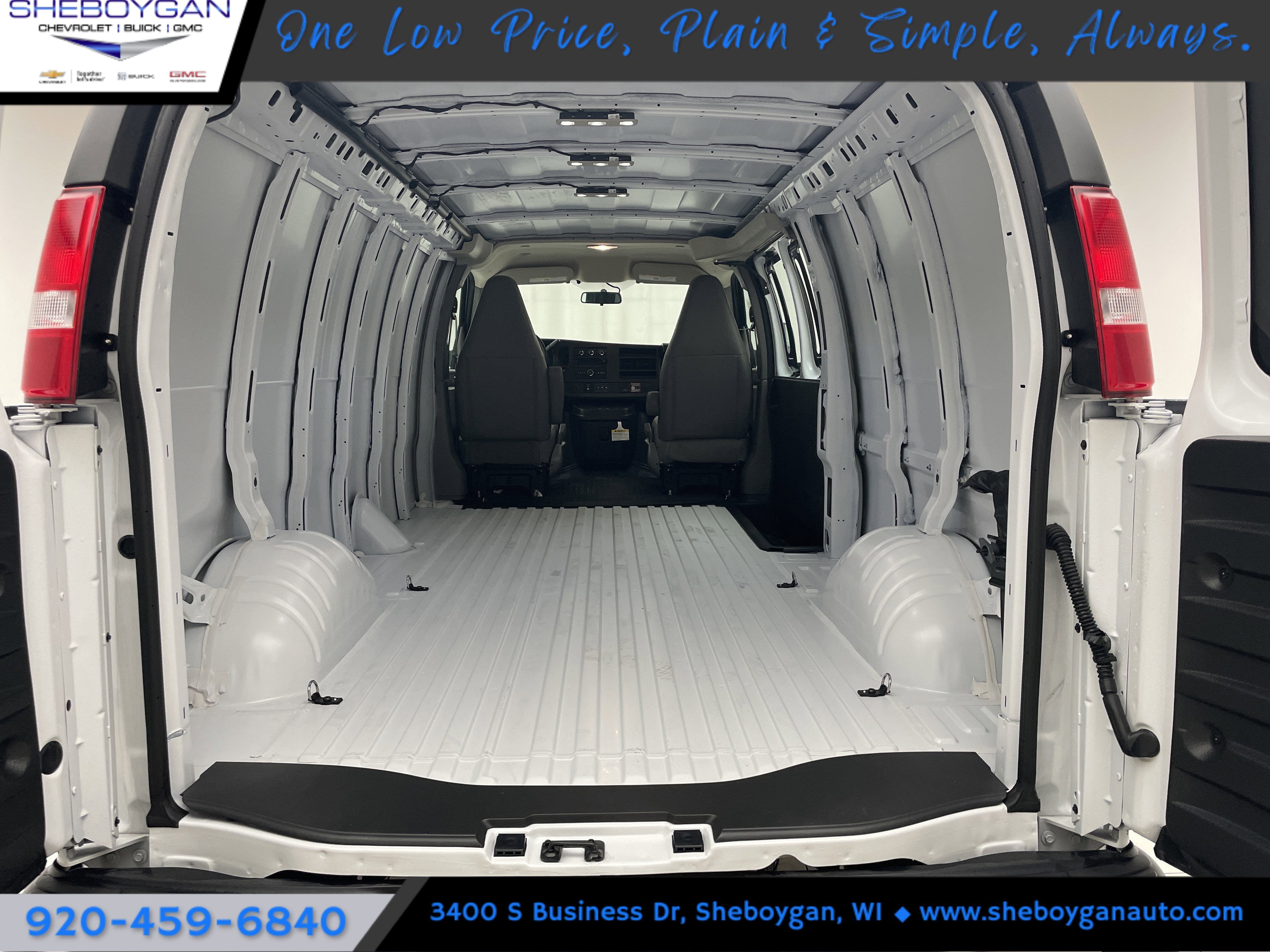 2025 Chevrolet Express Cargo WT