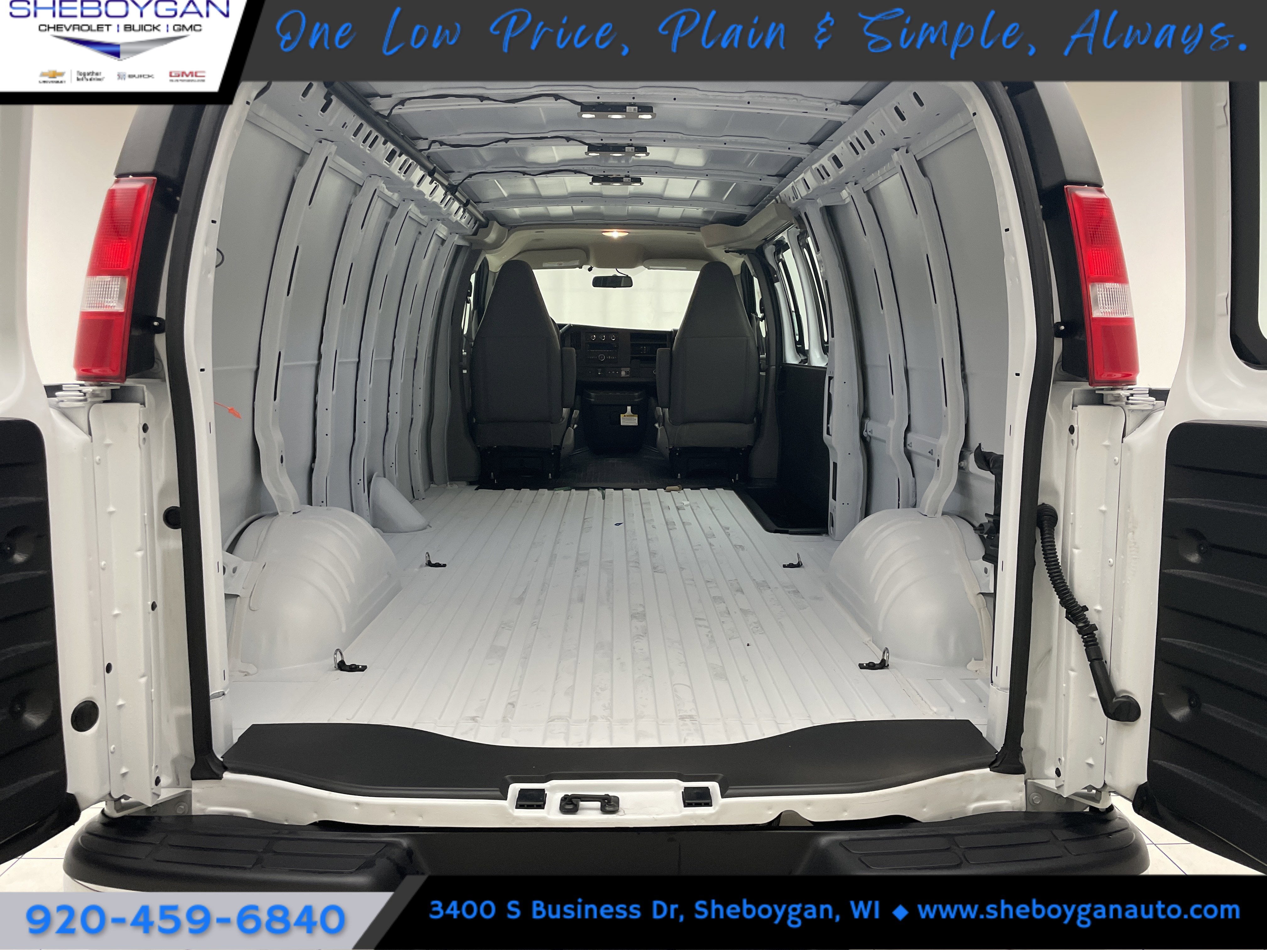 2025 Chevrolet Express Cargo WT