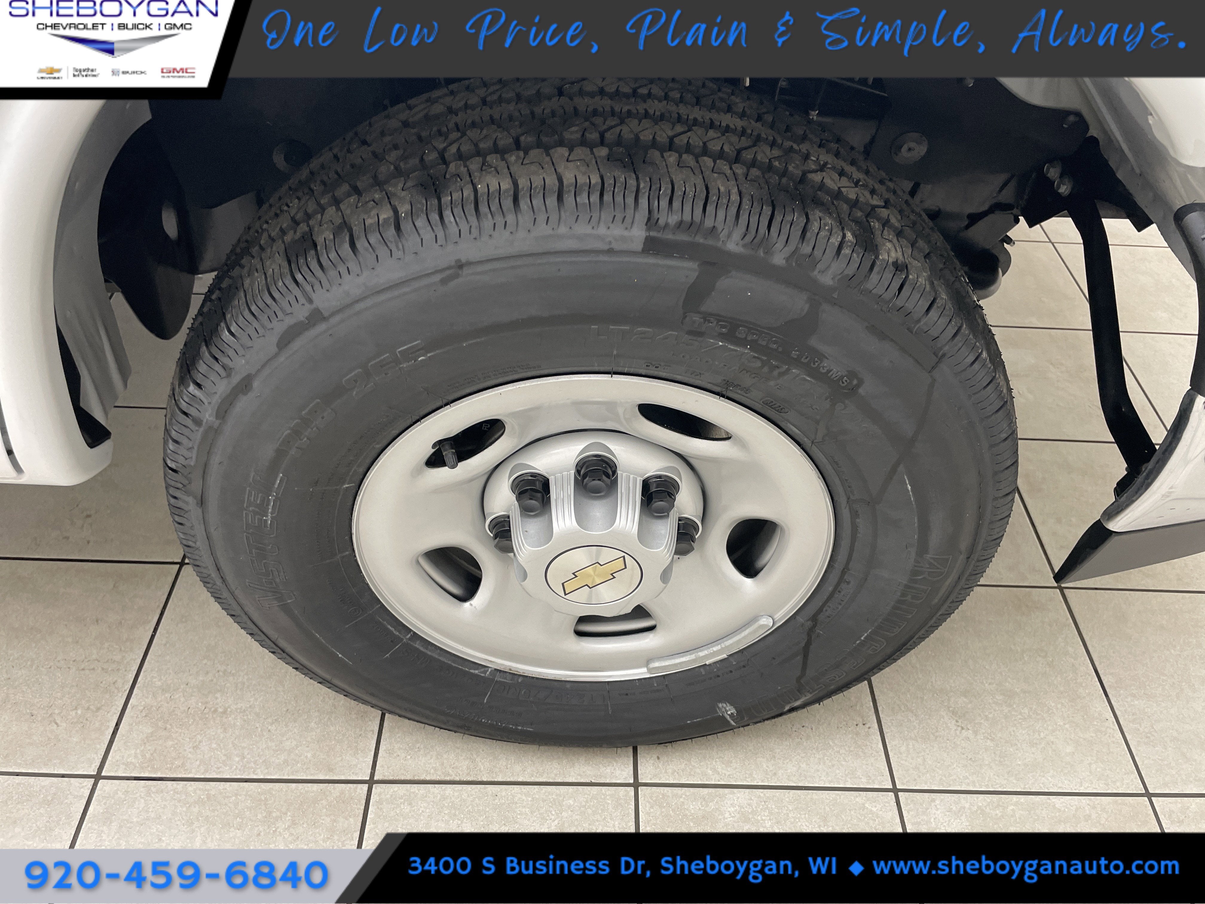 2025 Chevrolet Express Cargo WT