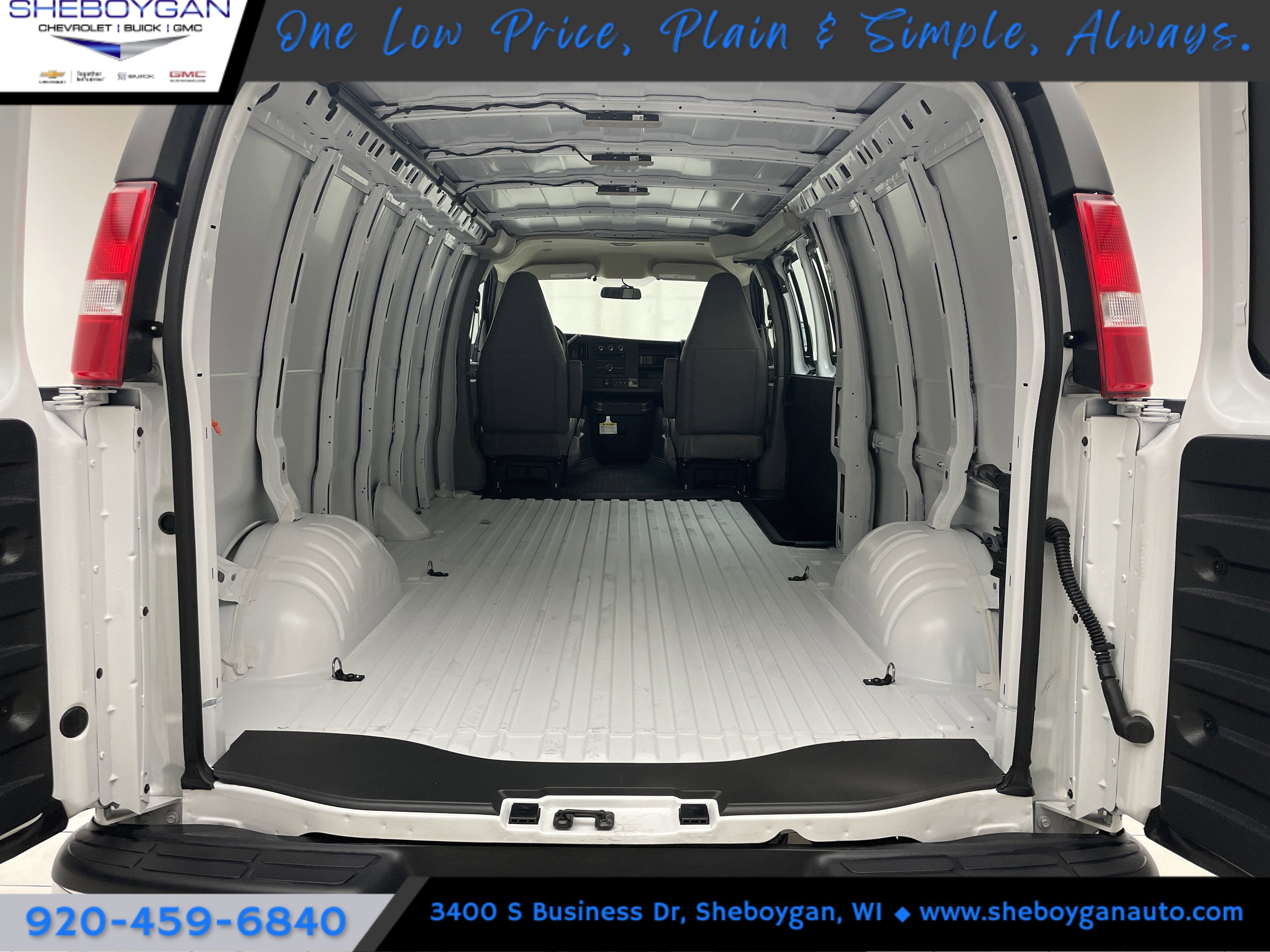 2025 Chevrolet Express Cargo WT