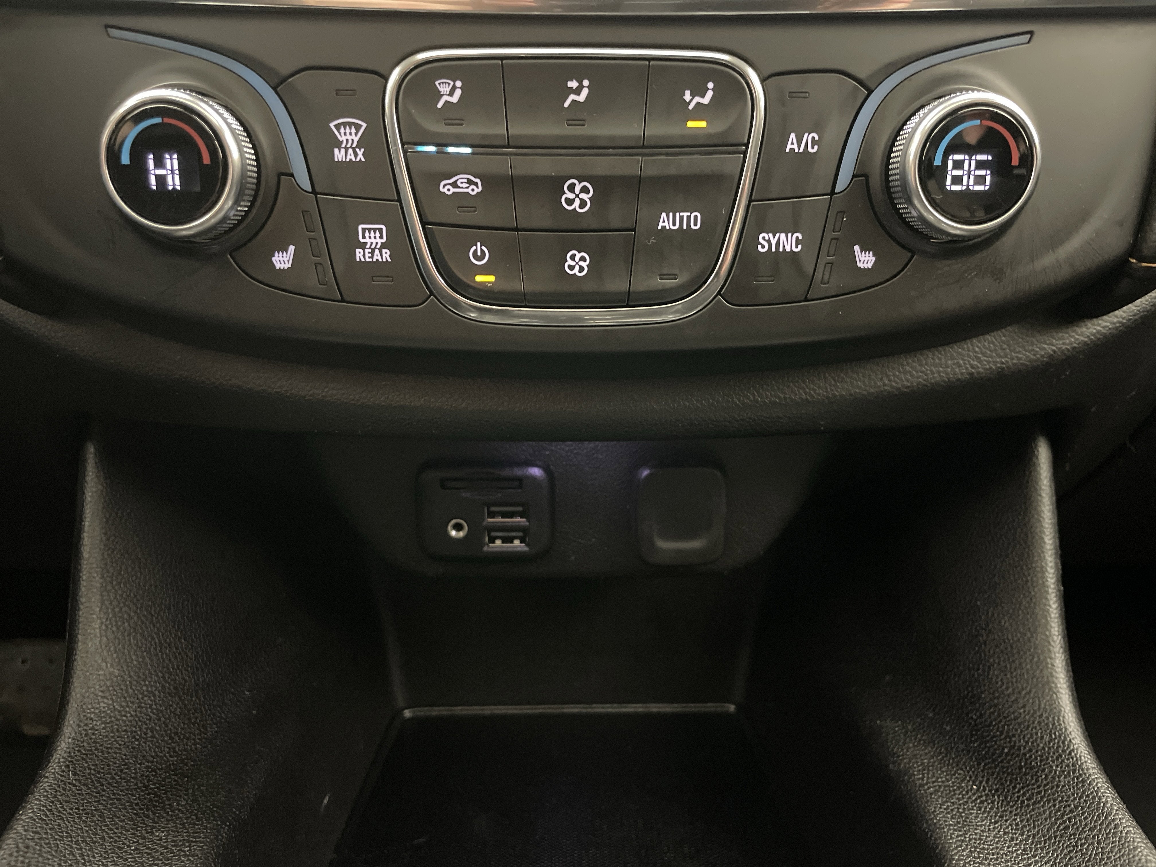 2021 Chevrolet Traverse RS