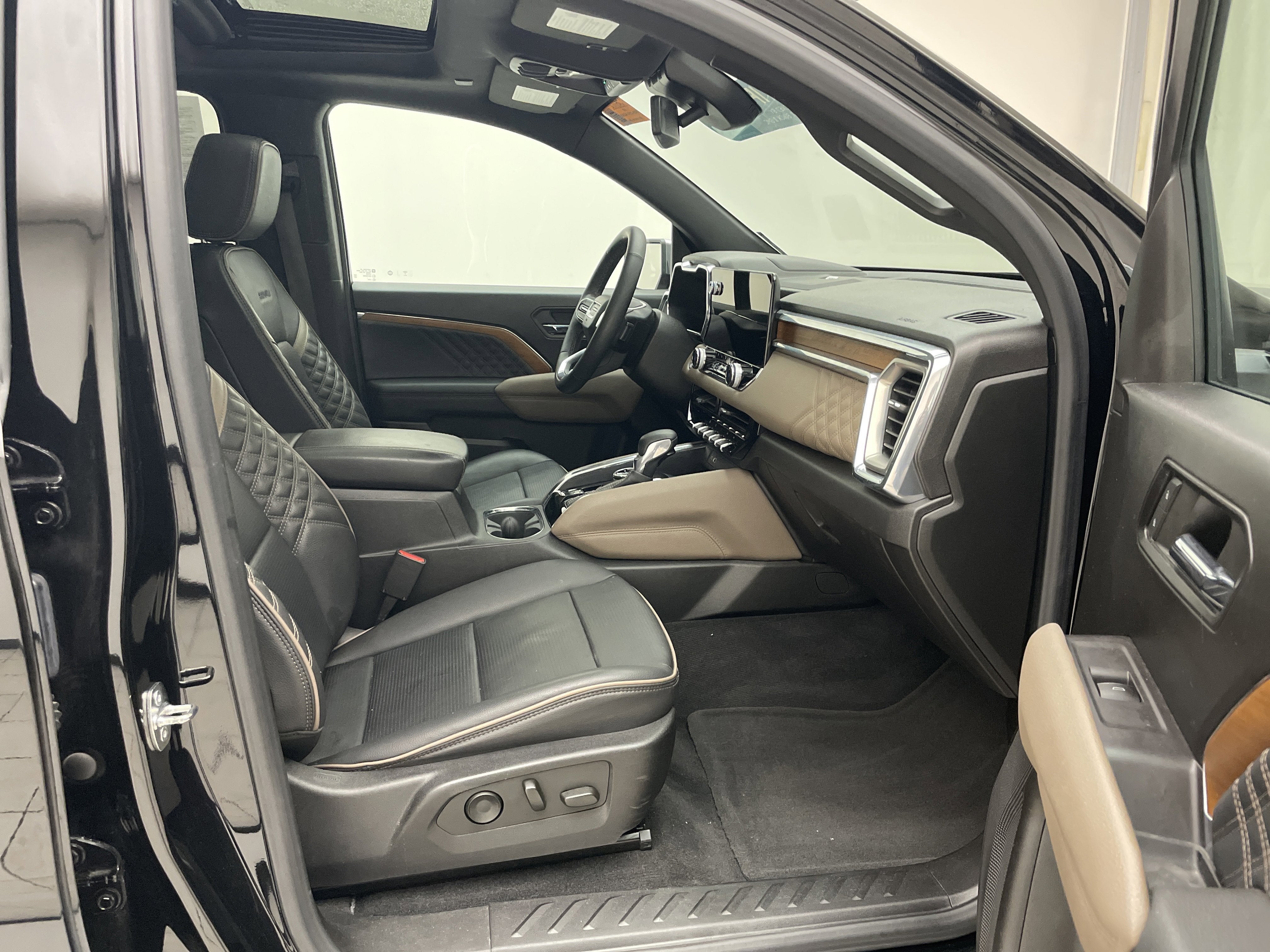 2023 GMC Canyon Denali