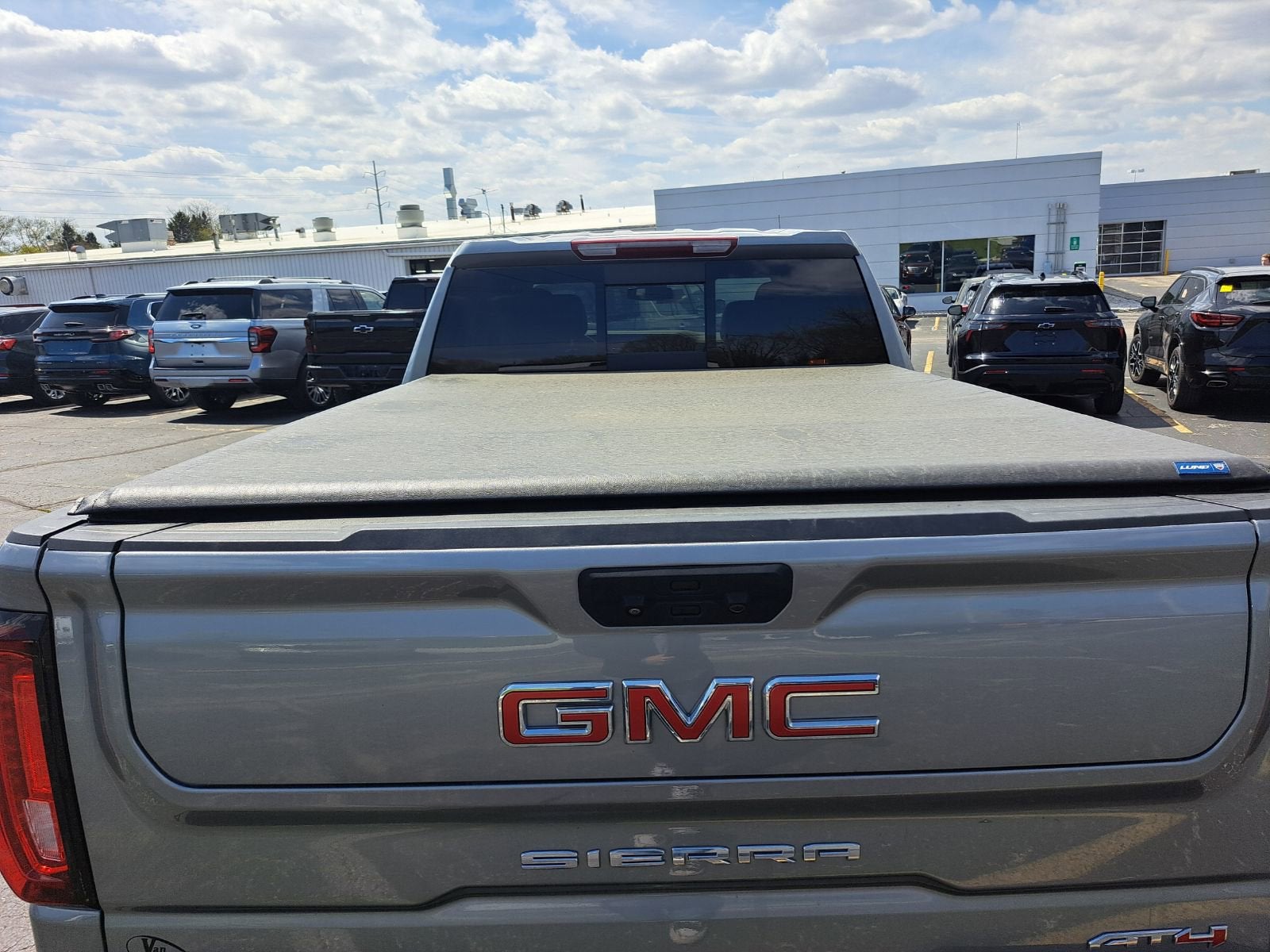 2023 GMC Sierra 1500 AT4