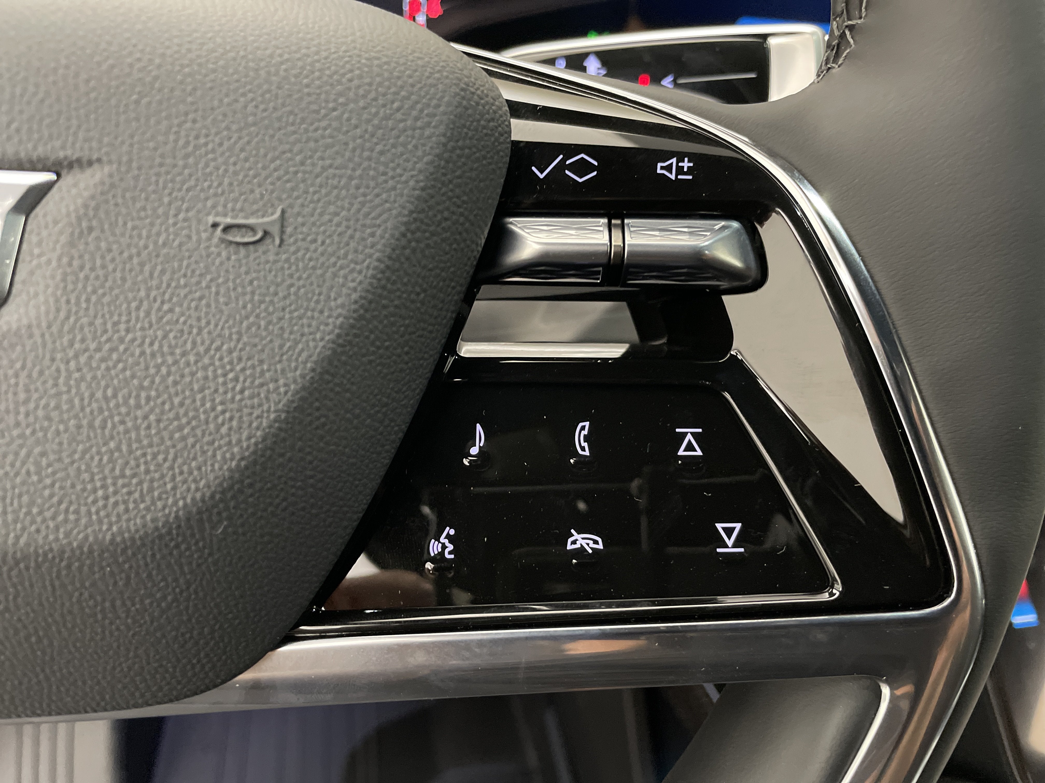 2027 Cadillac VISTIQ Sport