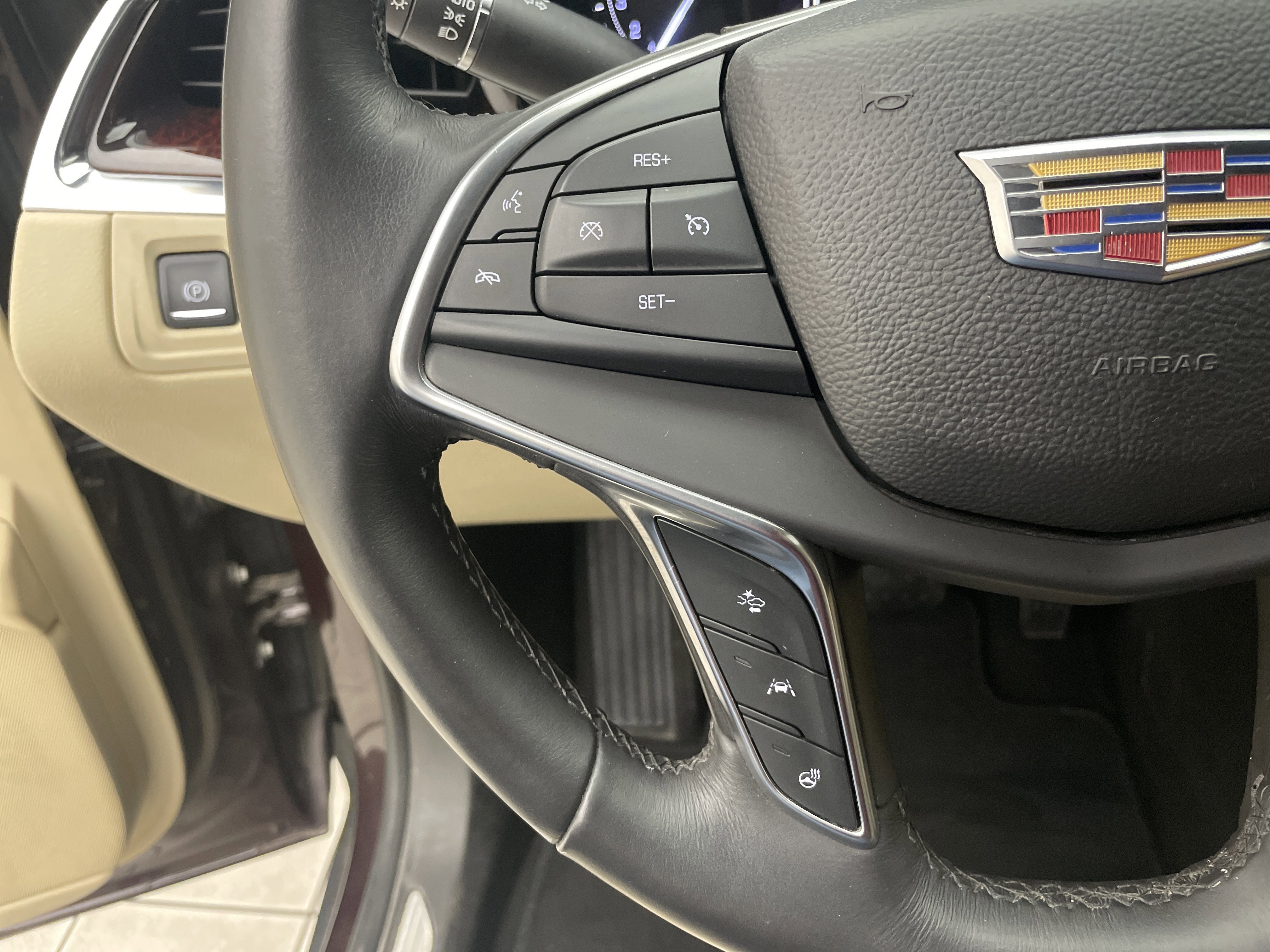 2017 Cadillac XT5 Luxury AWD