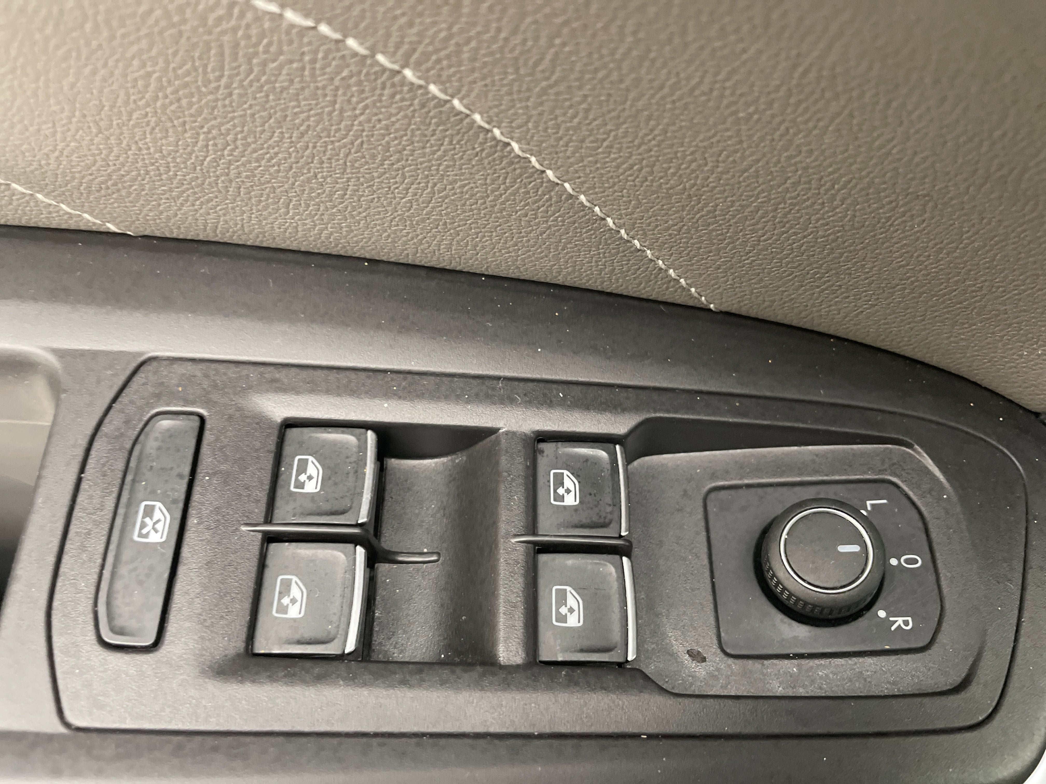 2023 Volkswagen Atlas 2.0T SE