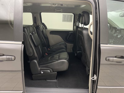 2015 Chrysler Town & Country LX