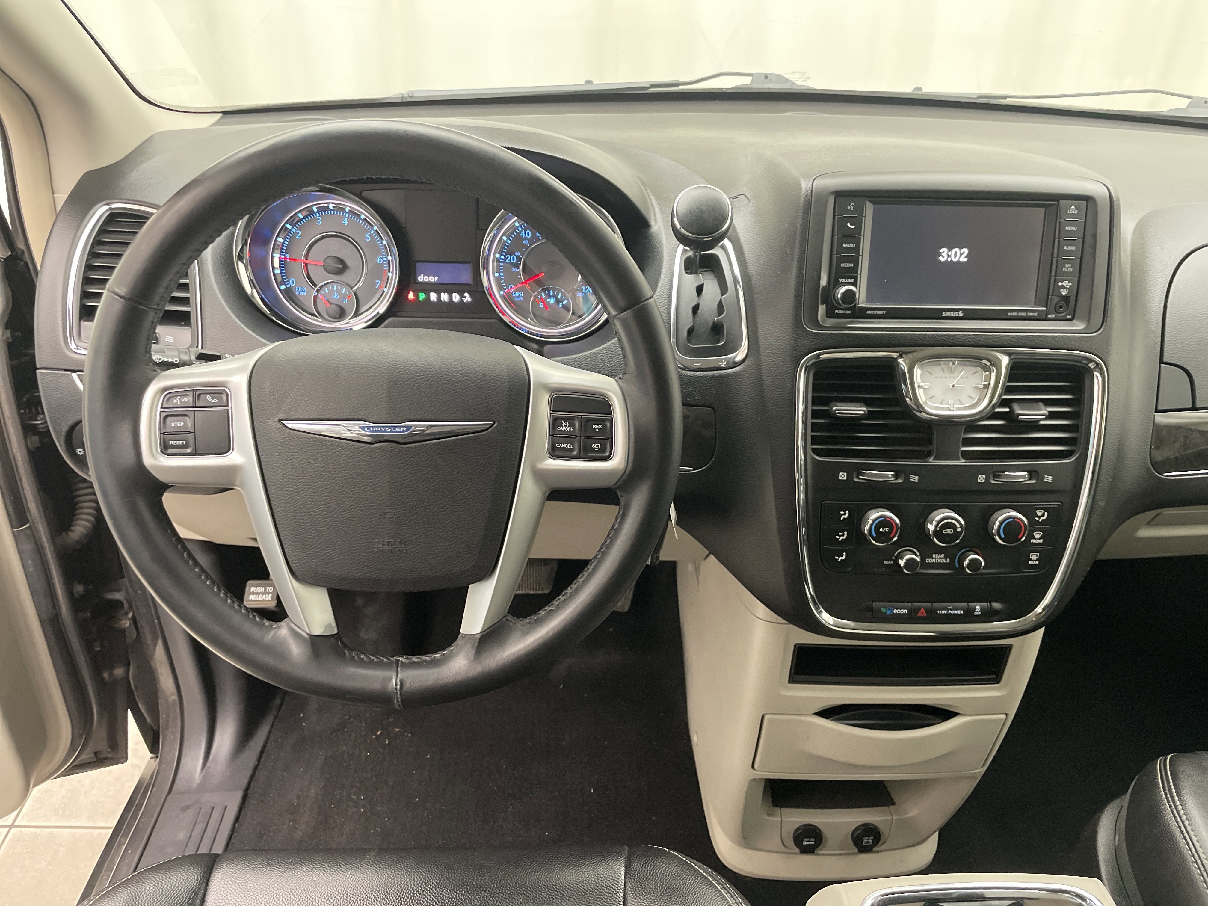 2015 Chrysler Town & Country LX
