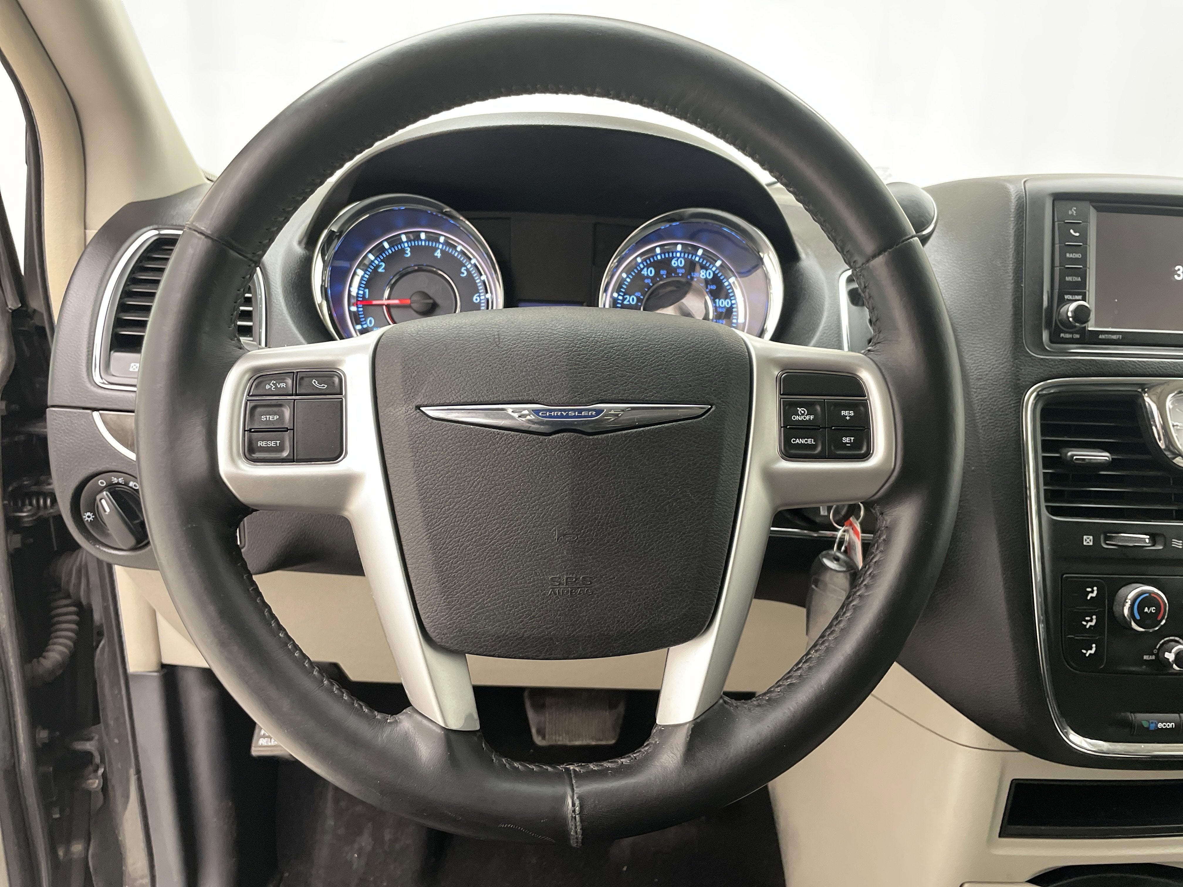 2015 Chrysler Town & Country LX