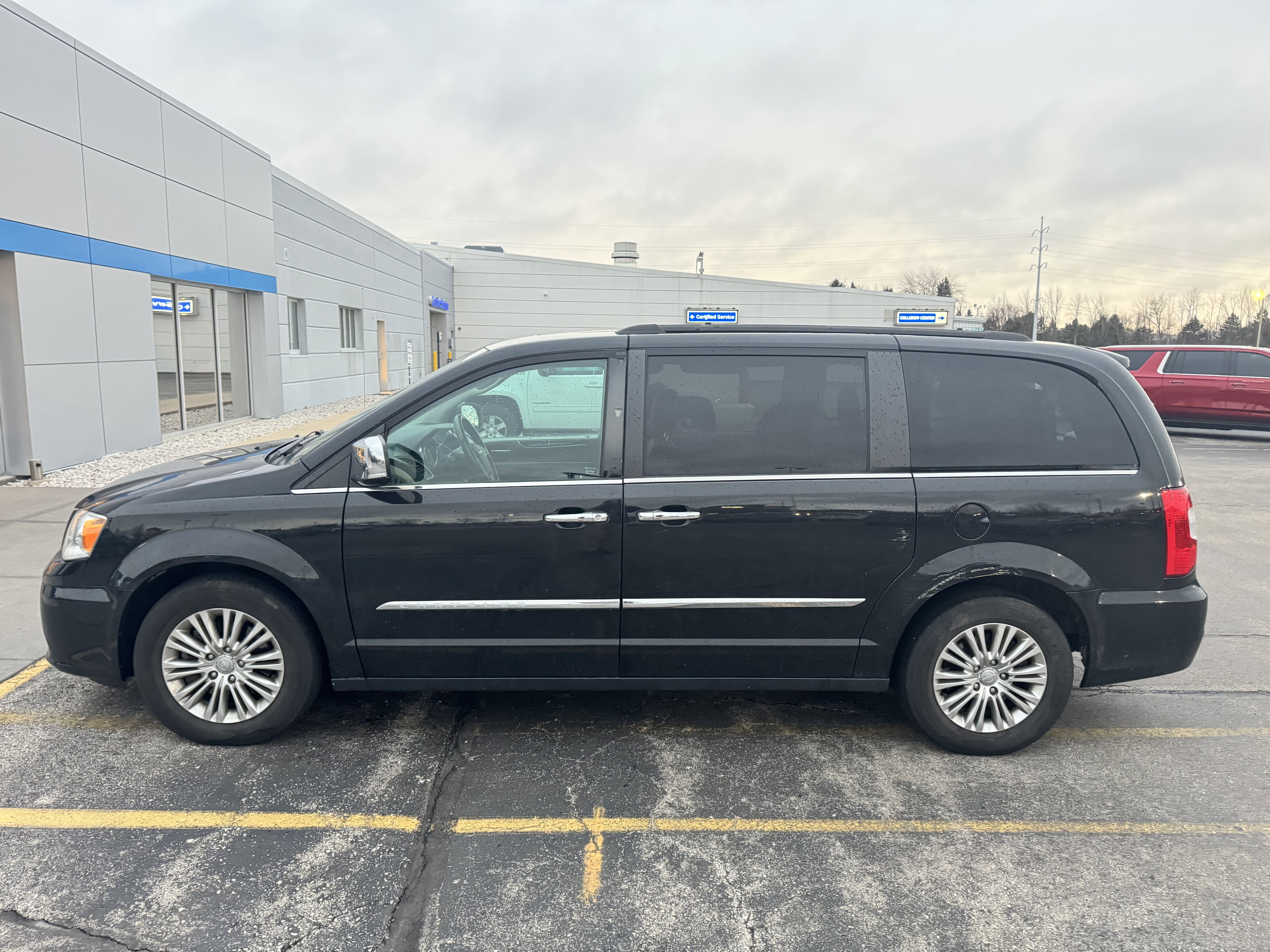 2016 Chrysler Town & Country Touring-L Anniversary Edition