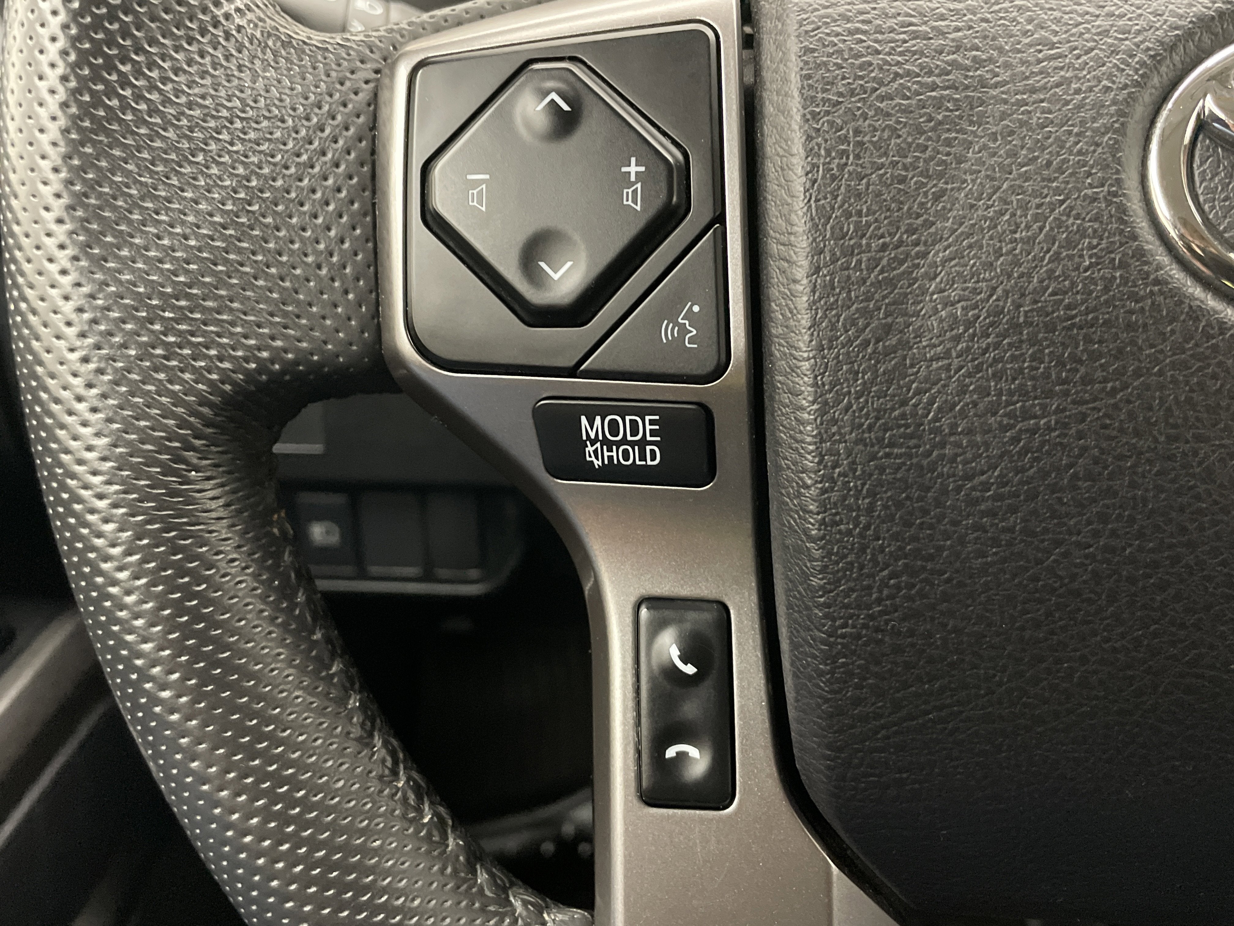 2022 Toyota Tacoma 4WD SR5