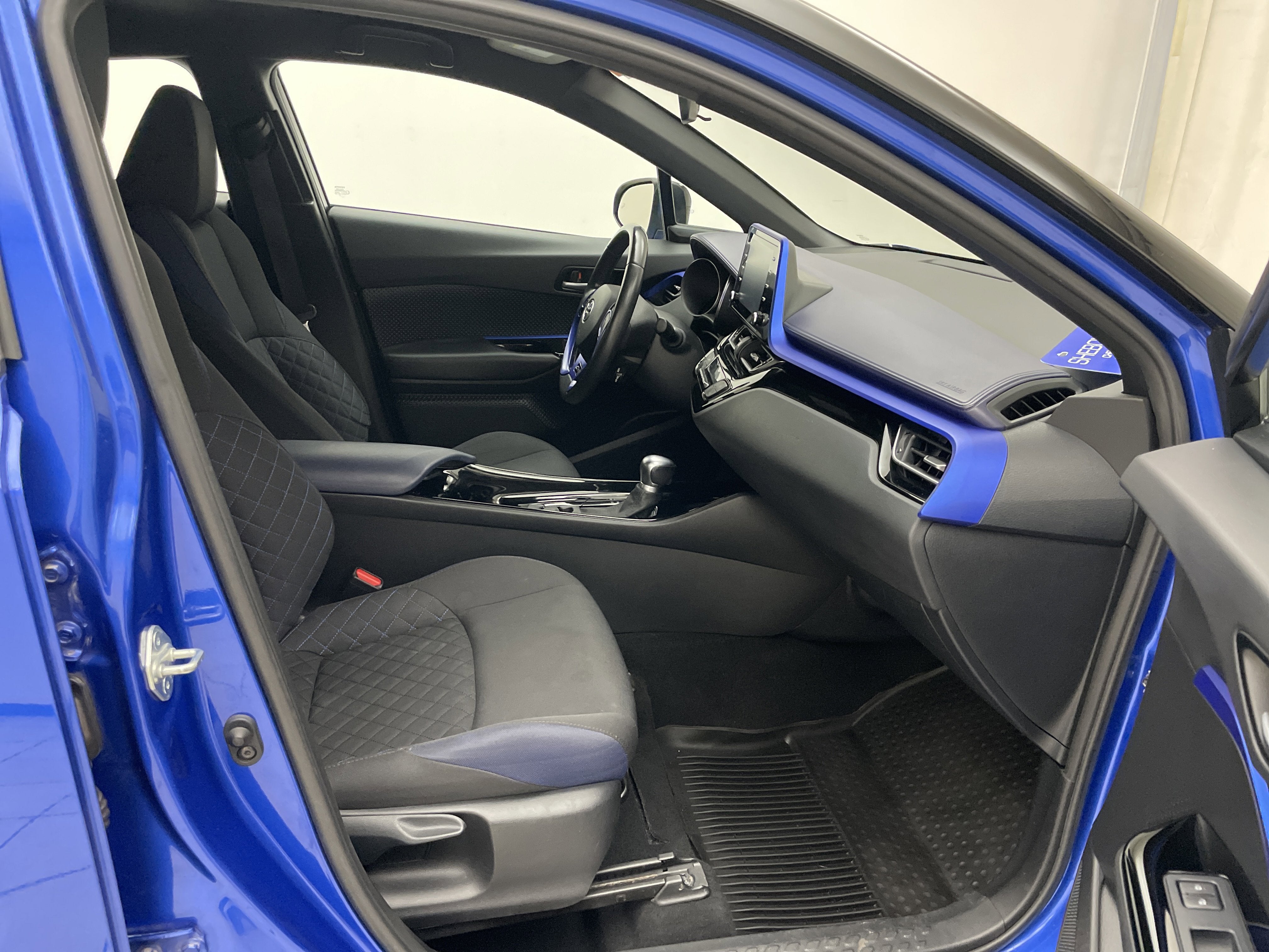 2020 Toyota C-HR XLE